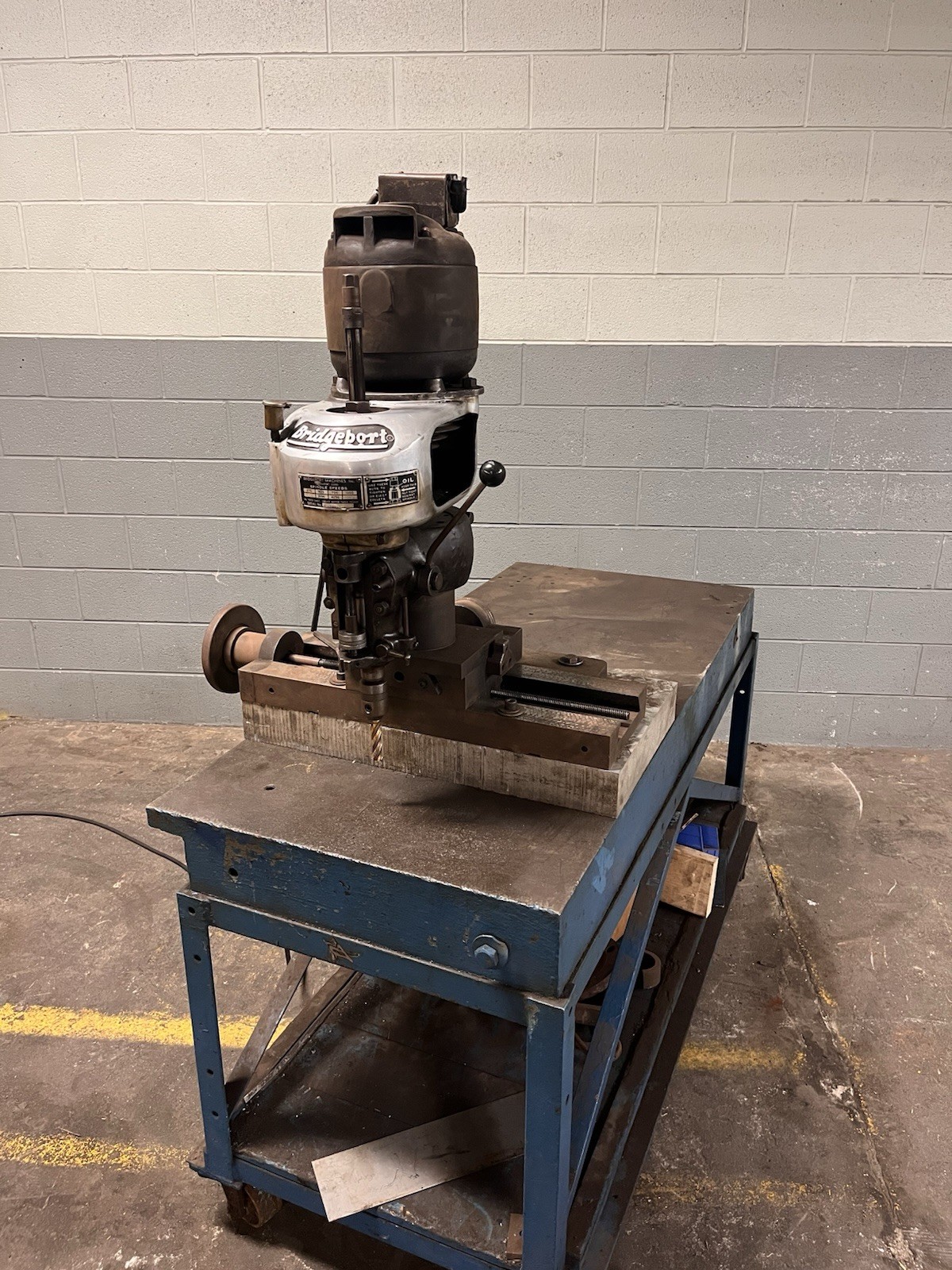 Bridgeport M-Head Milling Machine on Custom Precision Cast Iron Table 60″ x 27″