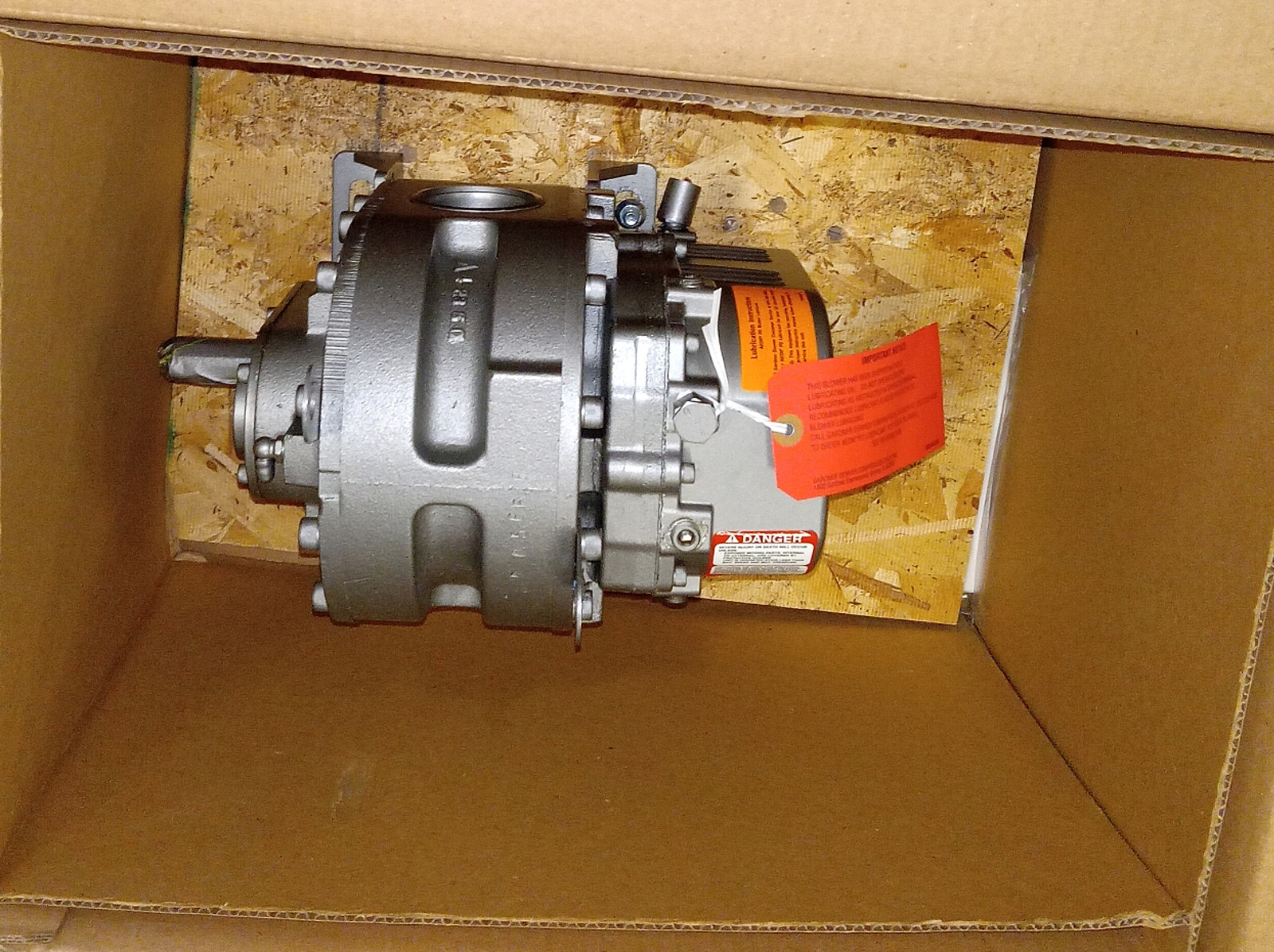 1 NEW SUTORBILT GABMBRA 3MVR-BHC LS GRS-SPL DISPLACEMENT BLOWER NIB *MAKE OFFER*