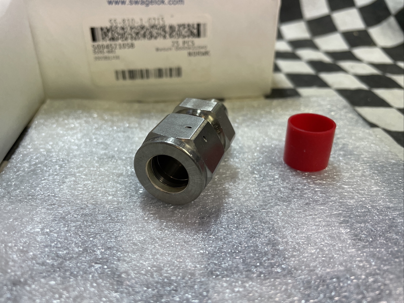 SWAGELOK Male Connector 1/2 TUBE x 9/16-20, SS-810-1-0215, SS81010215, LOT OF 93