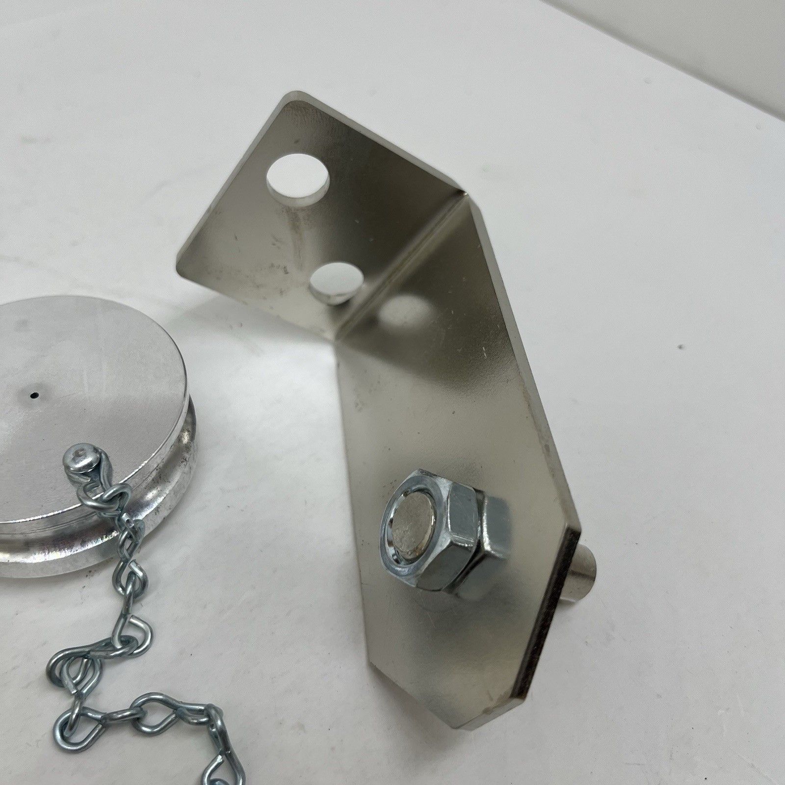 Carco ES-374-RQ-11 Reservoir Feeder Plastic Bottle W/ Mounting Bracket New