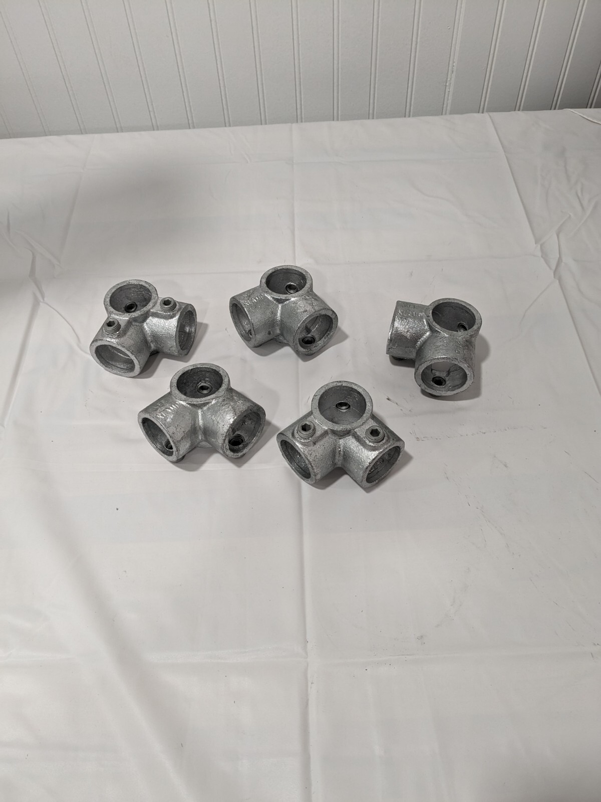 KEE 1″ Pipe, Side Outlet Tee, Malleable Iron Tee Pipe Rail Fitting Qty 5 21-6