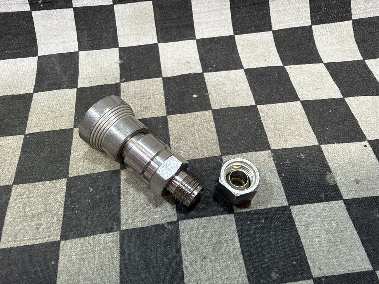 SWAGELOK SS-QC4-B-400, SSQC4B400, Quick Connect Body 1/4″, SHIPSAMEDAY#M72