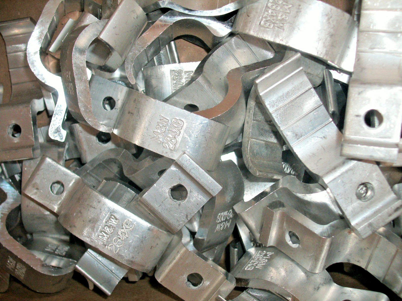 LOT OF 55 – M&W C284-XB 3 NO 3/0 – 4/0 EXTRUDED ALUMINUM SERVICE CABLE STRAP