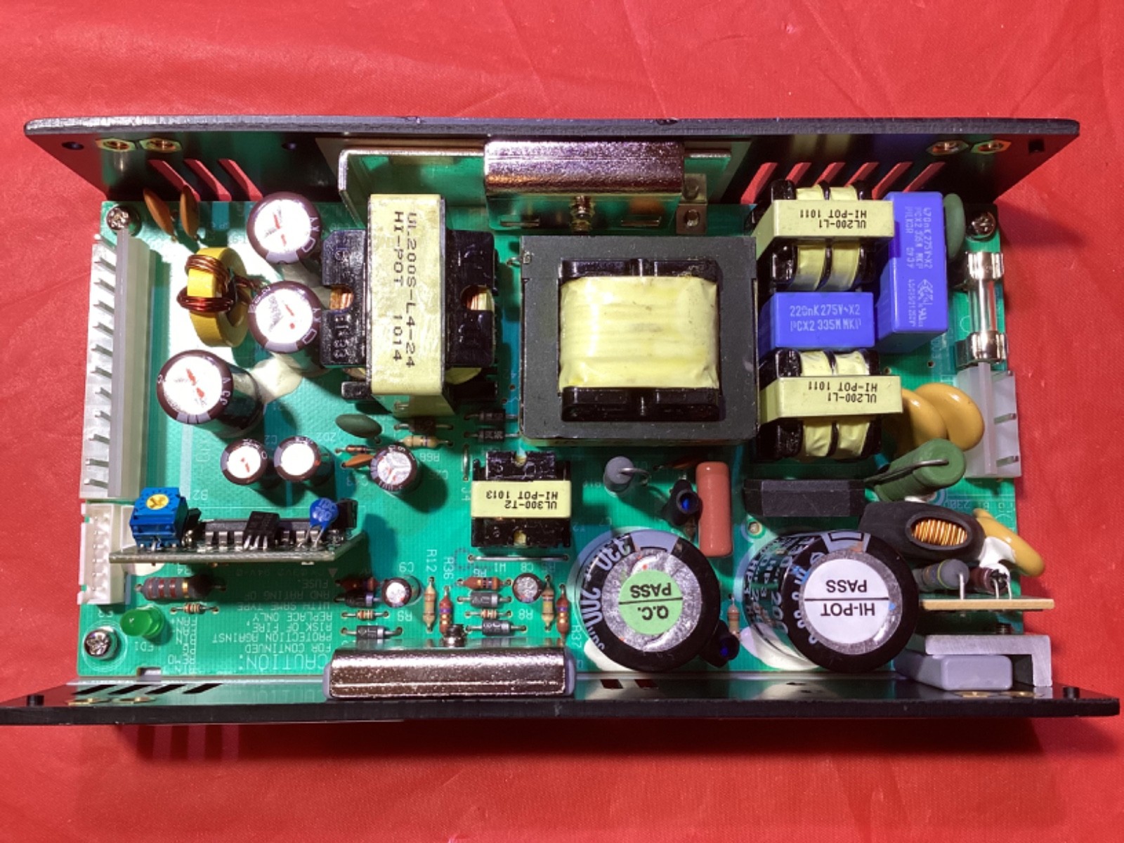 XP POWER HUL200-14 Power Supply