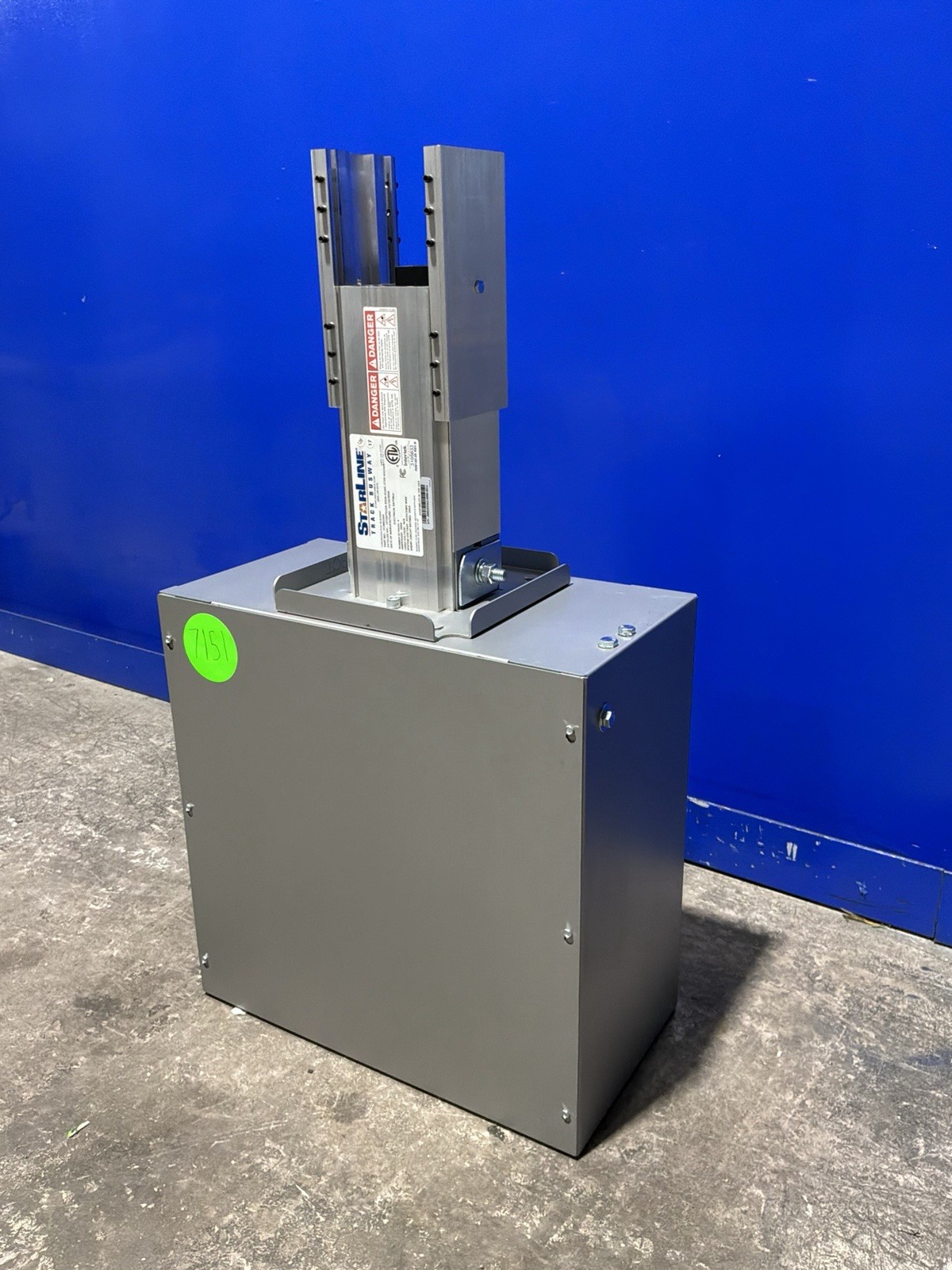 Starline 250 Amp 415Y/240V 35KA UF20T5CGR-RRSN-0100C-STDD-M43W3 Busway 🟦