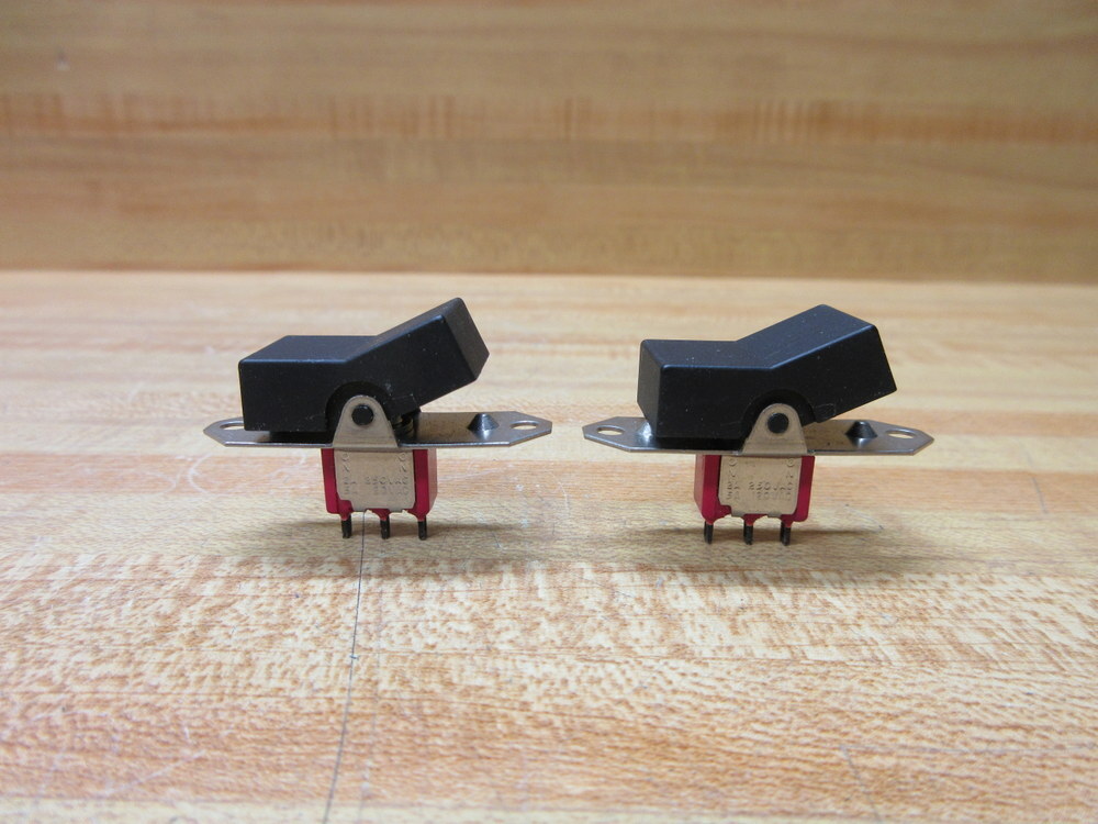 C&K 7101 Rocker Switch 9/16″ Actuator Width (Pack of 2)