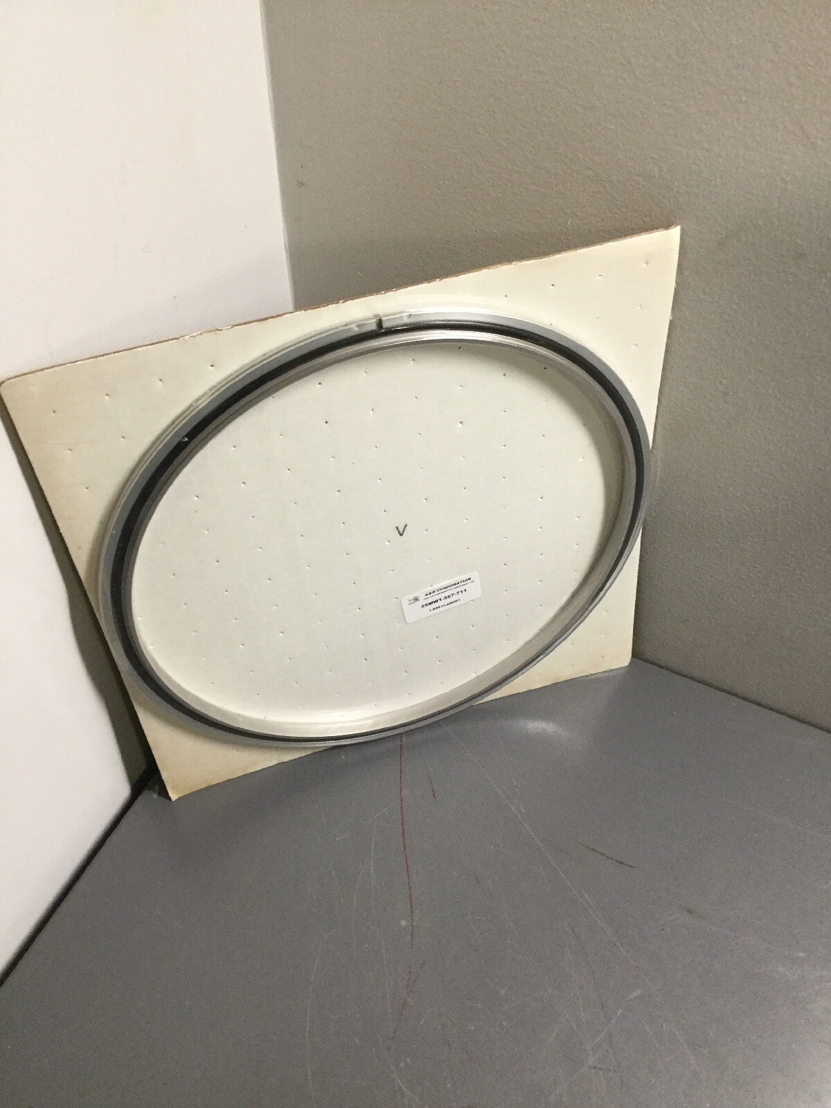 NEW, SEALED, VITON, NW320, 25MW1-567-711, STAINLESS STEEL CENTERING RING.(28E-4)