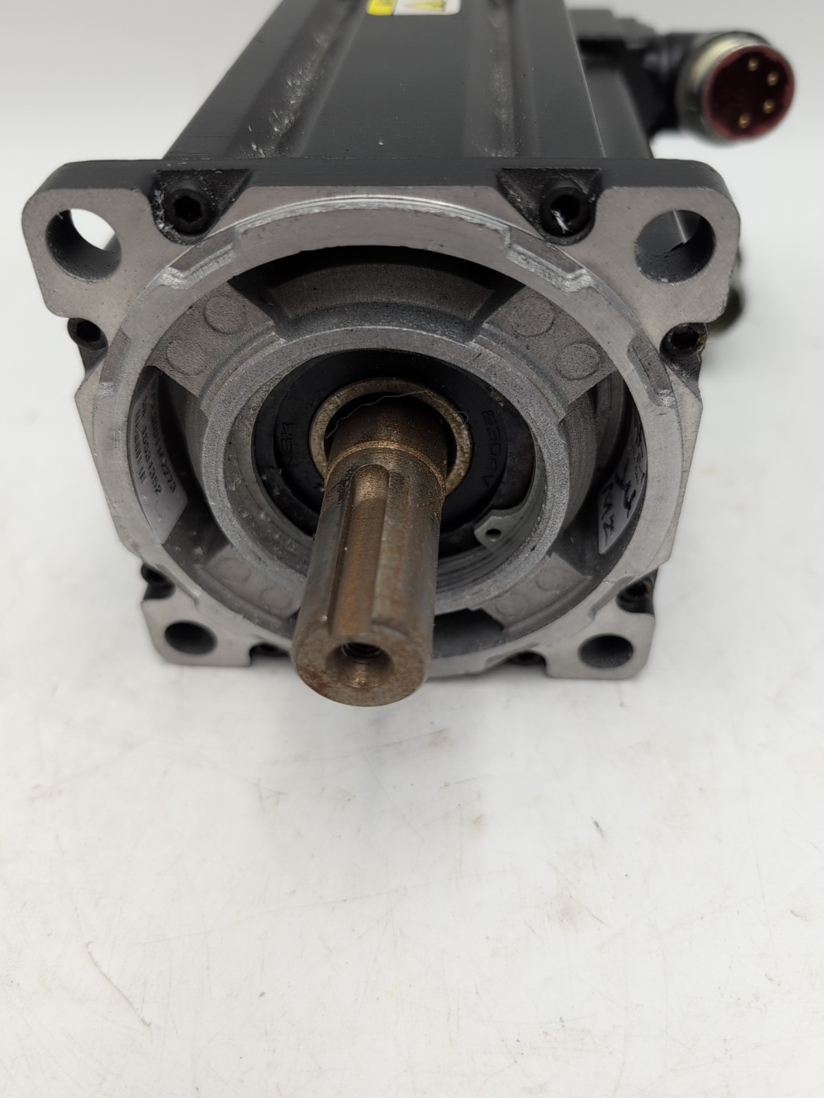 Allen Bradley MPL-A430P-SJ72AA 5000 RPM, 5.99 NM , 230 VAC, Servo Motor. Good!