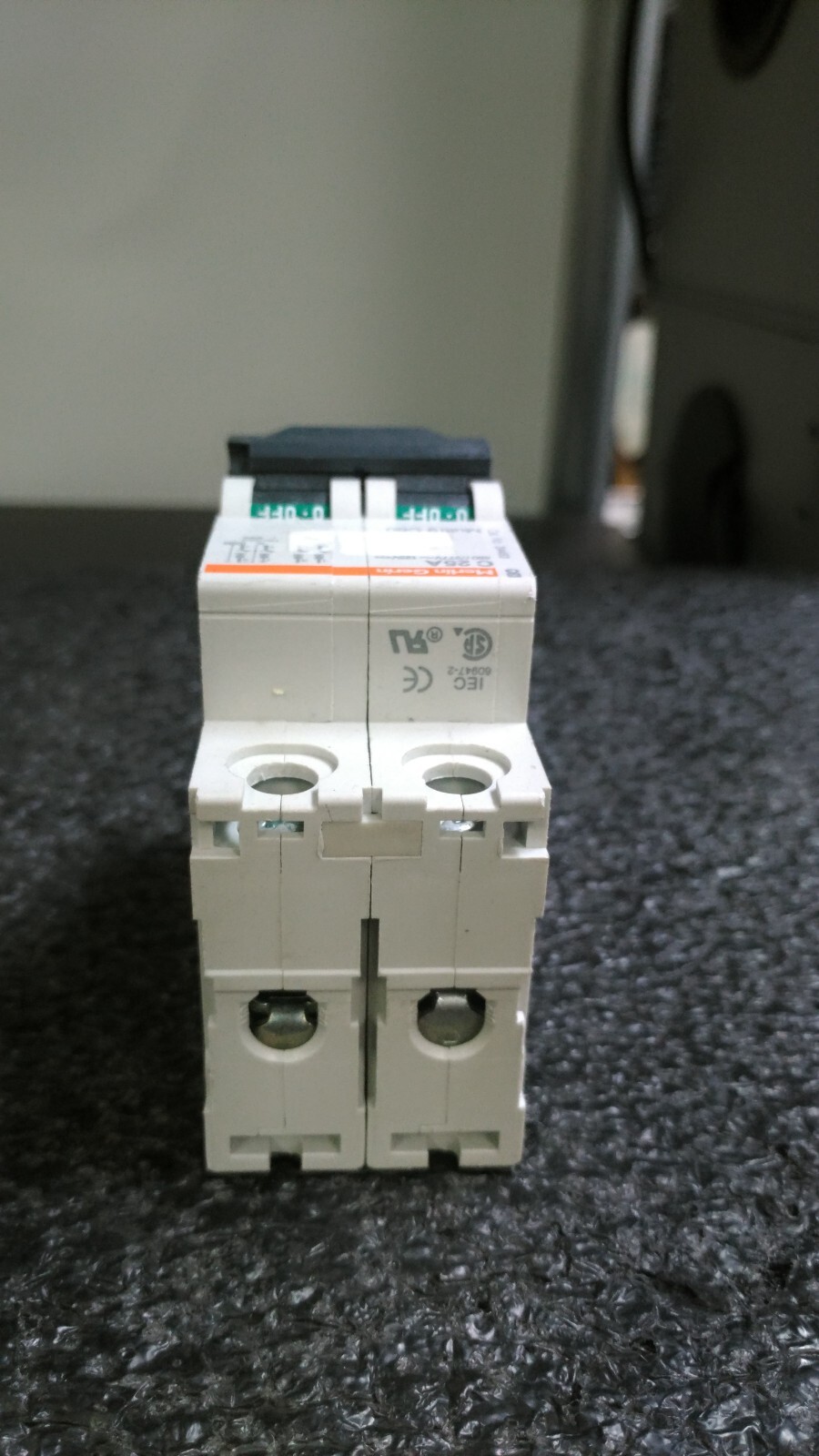 MERLIN GERIN 24453 C25A Multi 9 C60 2 Pole 25A Circuit Breaker