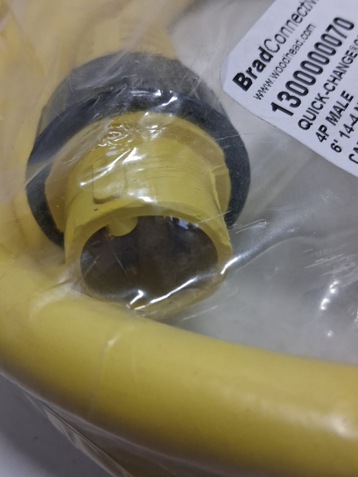 WOODHEAD BRAD CONNECTIVITY 1300000070 CORDSET 4P MALE 6′ NEOPRENE CORD NIB