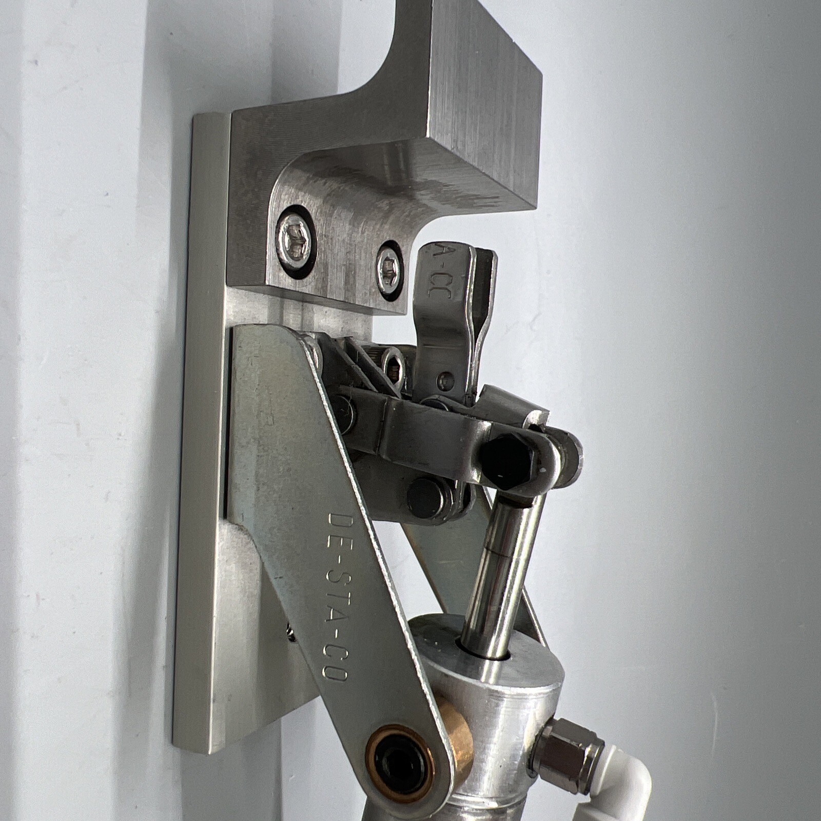 Swing Pneumatic Toggle Clamp De Sta Co 812-U / 812010 MR Hardware Cl169