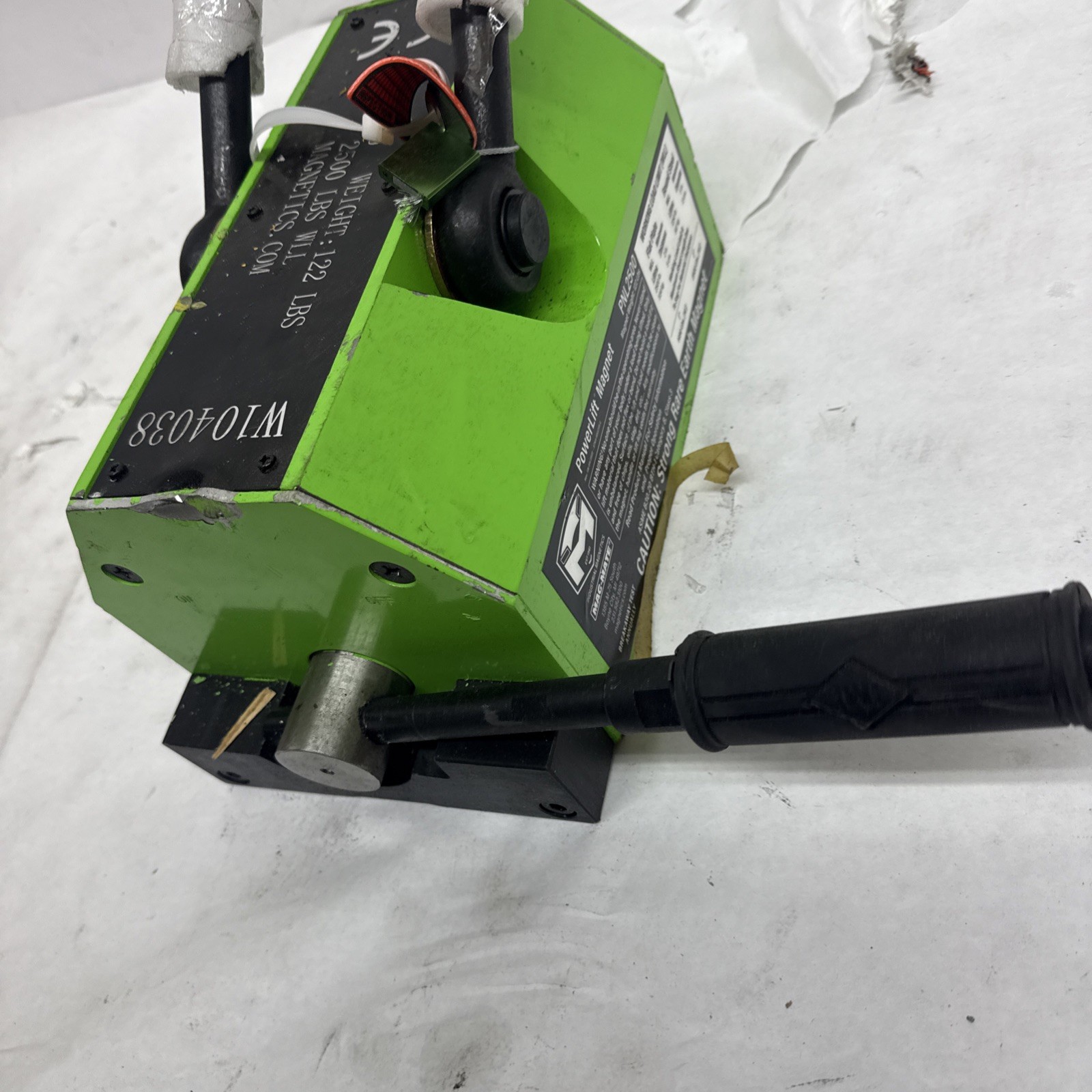 MAG-MATE PNL2500 Lifting Magnet 2,500 lb Load