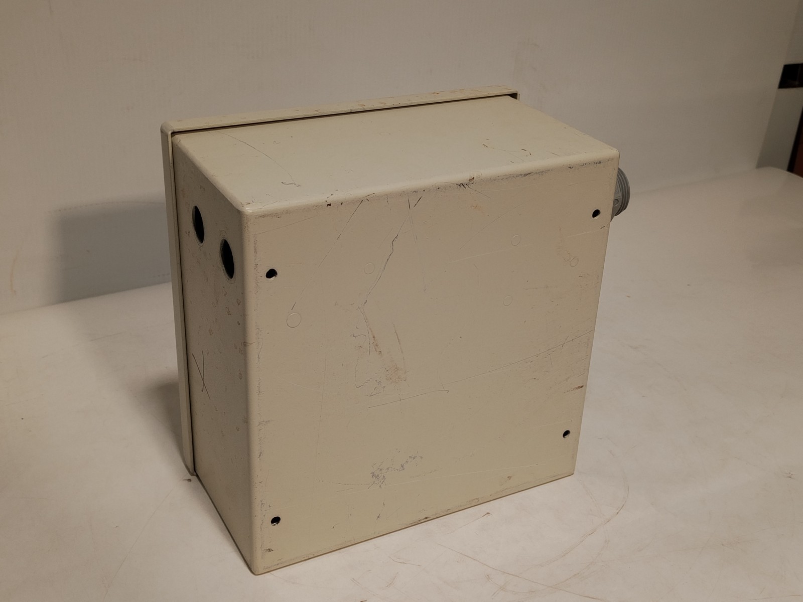 Enclosure Assy with Zero Surge OM20-240-R-A open-chassis surge protection module