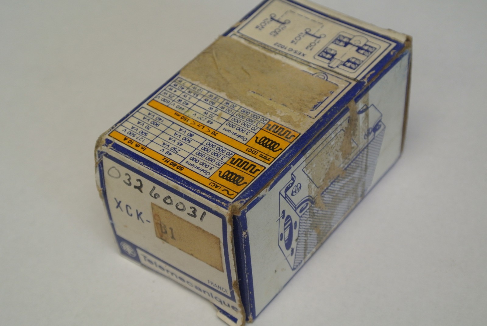 TELEMECANIQUE XCK-B1 LIMIT SWITCH BODY – 300VAC MAX HEAVY DUTY – NEW SURPLUS