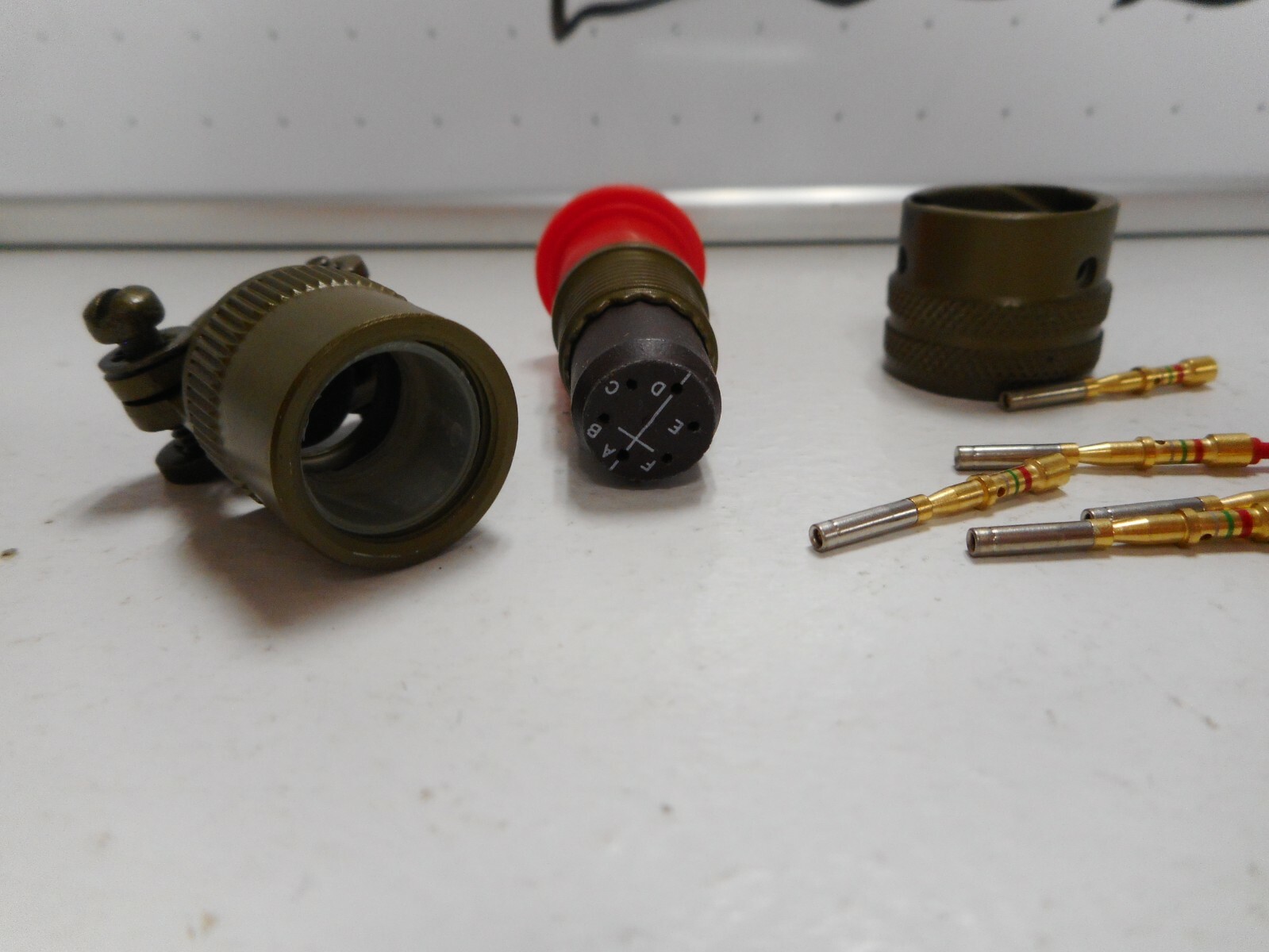 NOS MIL SPEC CONNECTOR MS3126F106S