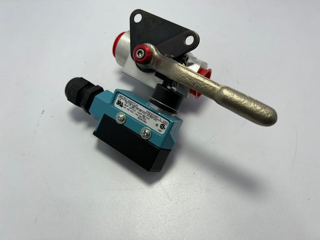 Honeywell Limit Switch BZE6-2RN With P16164 Pneumatic Valve