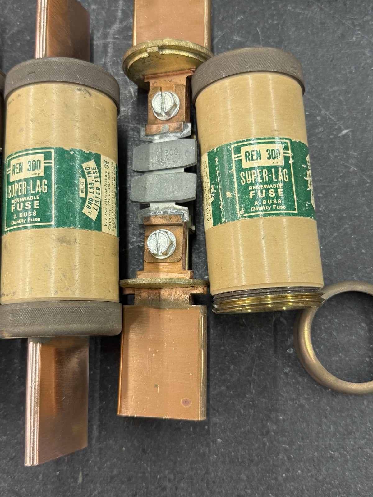 LOT OF 3 BUSSMAN BUSS REN 300 SUPER-LAG RENEWABLE FUSE 250V 300A NEW #02D16PR5
