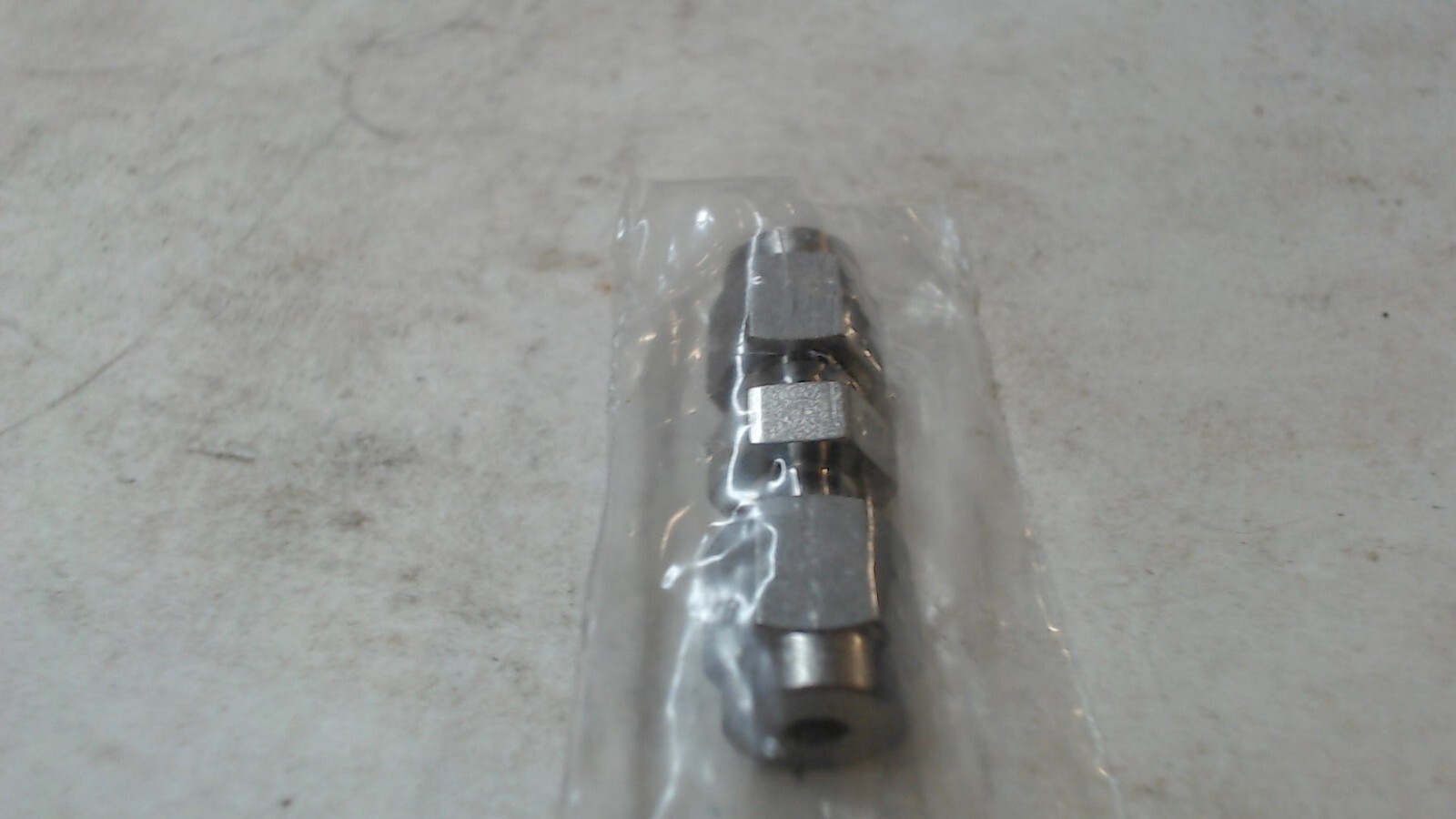 Shimadzu 220-90053-01 1/8 Stainless Steel Union, lot of 2