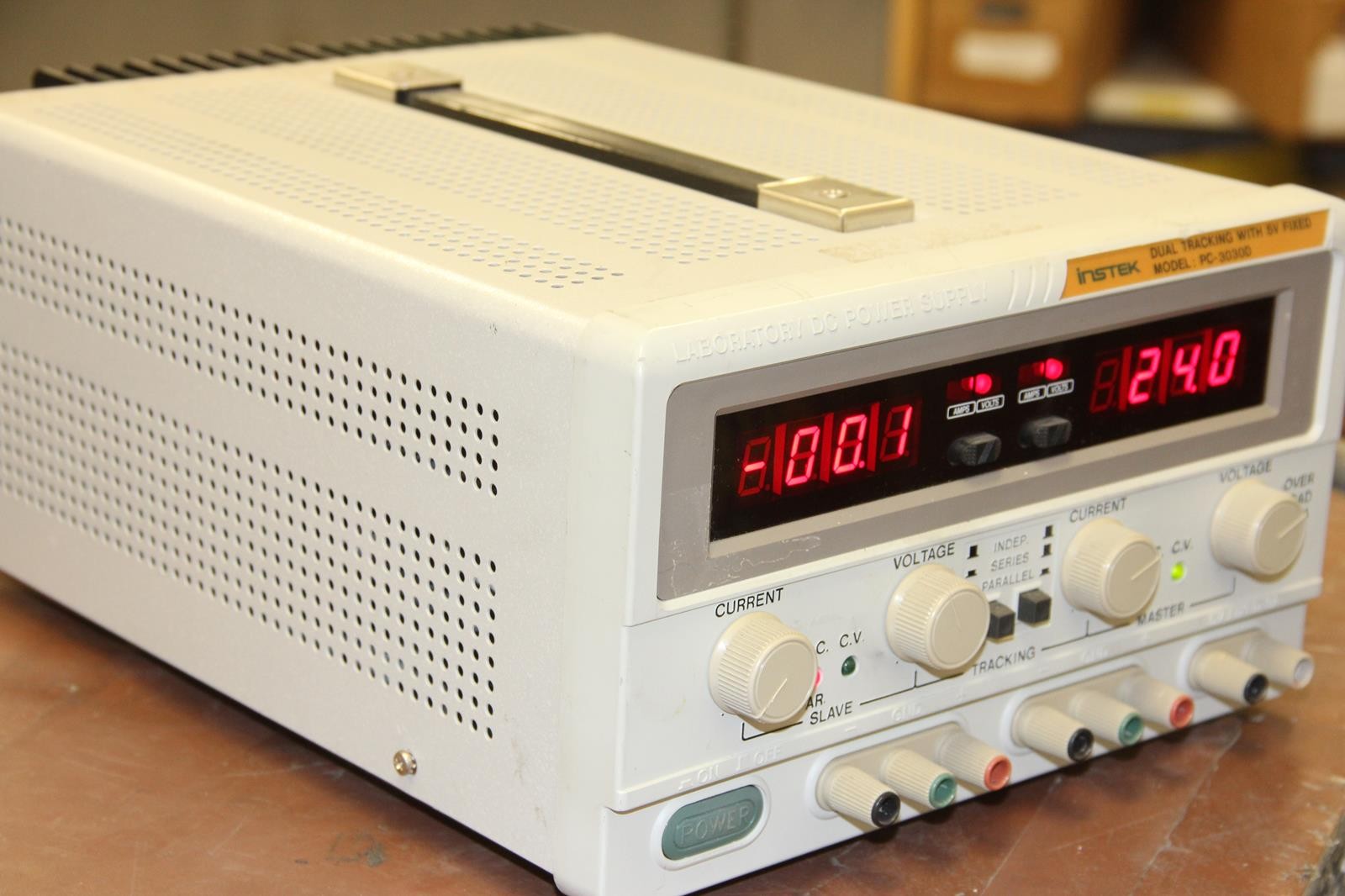 GW INSTEK PC-3030D Fixed 5V 3A Dual 0-30V 0-3A Triple Output Dual Tracking PS