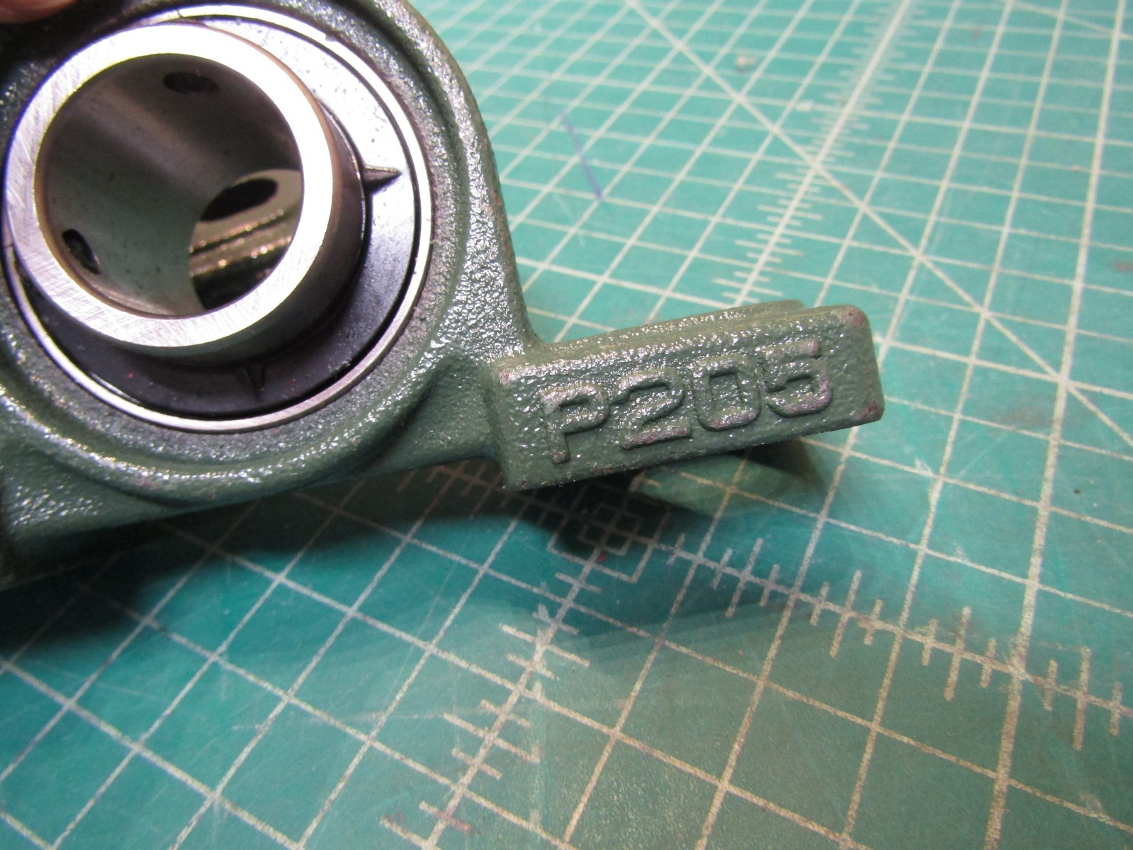 2 – NEW P205 2 Bolt Pillow Block 1” Shaft size W/ Bearing. Unbranded – Out of th