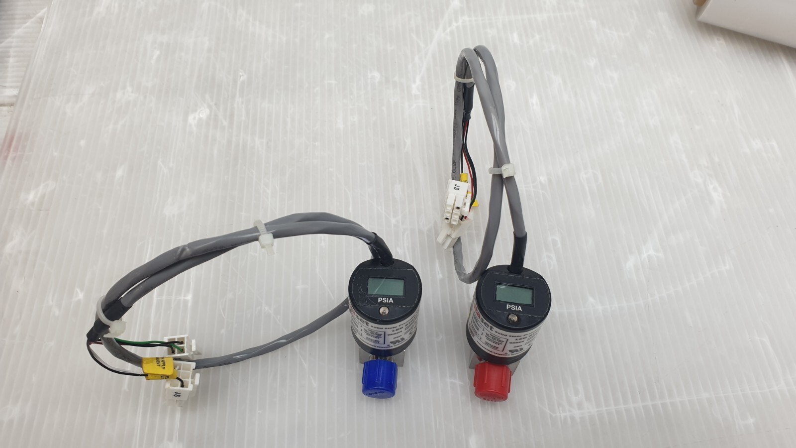2pcs UE Staset EA100AD-69 United Electric Controls Solid State Pressure Switch