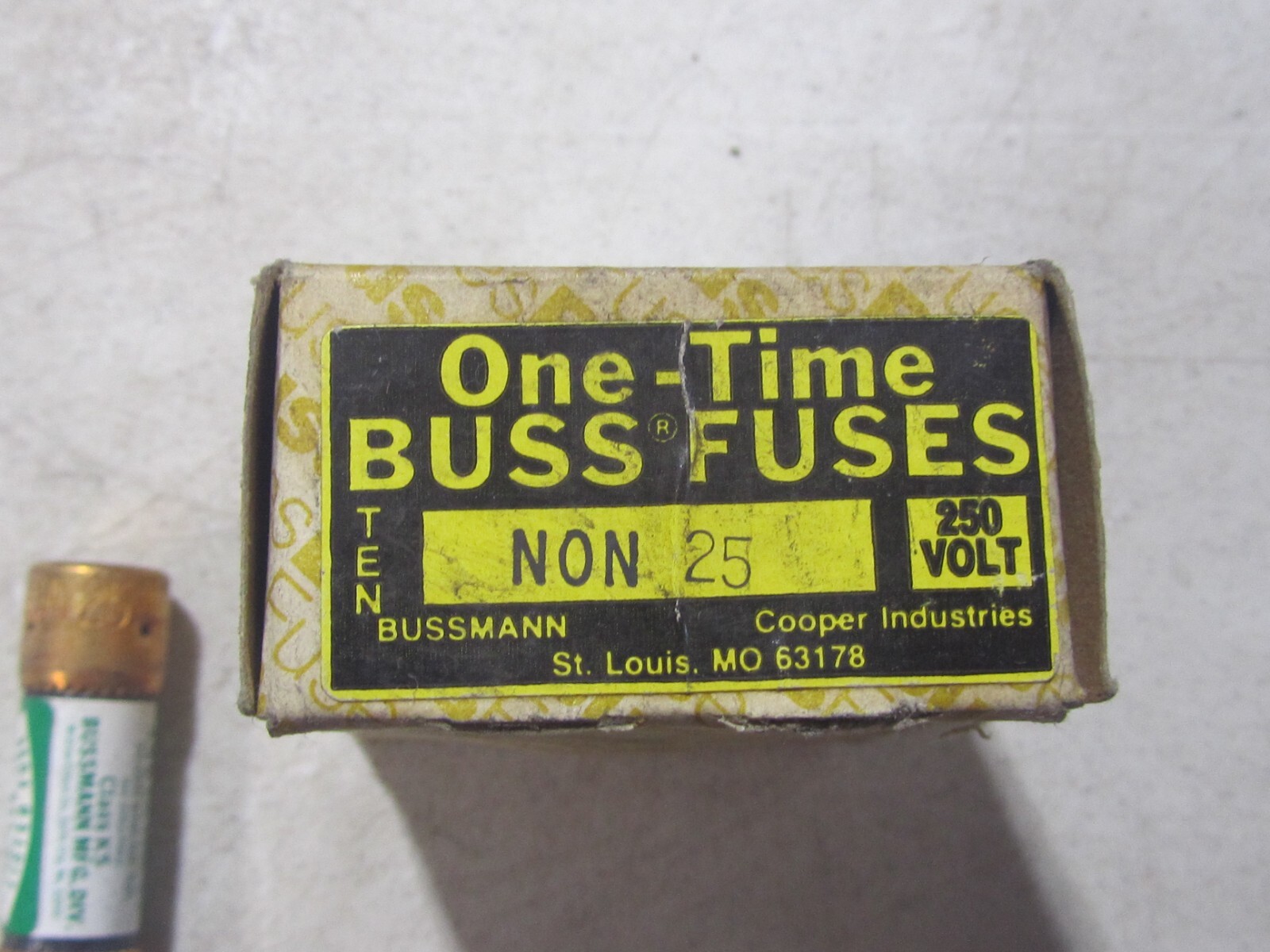 Box of 10 BUSS NON-25, One-Time Fuses