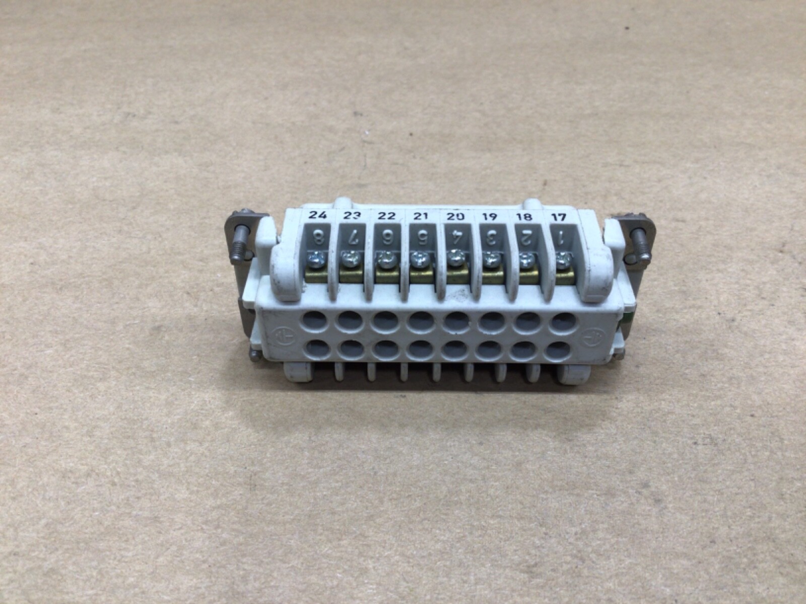 T&B 57696 DD2 2U Connector Thomas & Betts #4095K23IAC