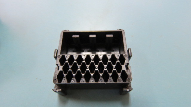 AMP/ TYCO/ TE CONNECTIVITY 109207-4 Qty of 3 per Lot PLUG ASSY, 23+3 POS HYBRID