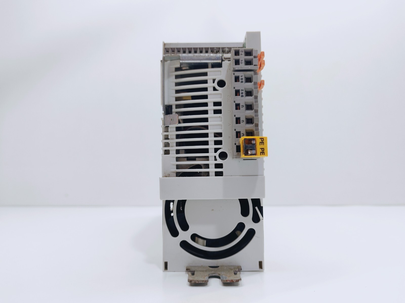 Lenze E82ev152-2c000 Frequency Converter (FREE SHIPPING)