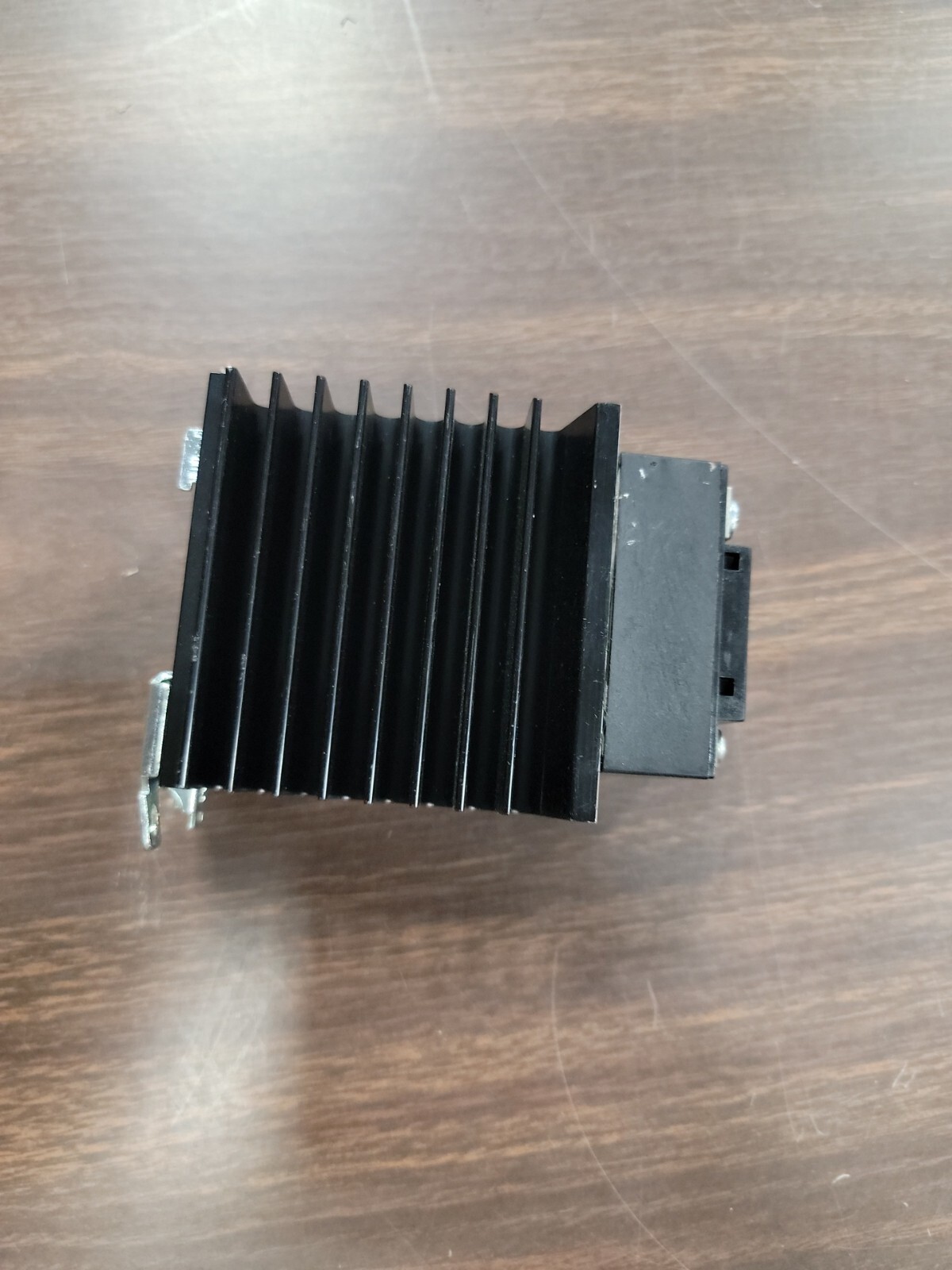 Crydom Solid State Relay 4-32VDC CWD4890P Din Rail Mount Heat Sink