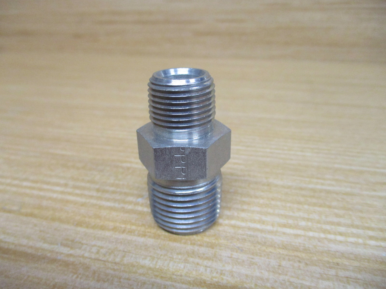 Parker 1/2 X 1/4 FF-S Thread Reducer 12X14FFS