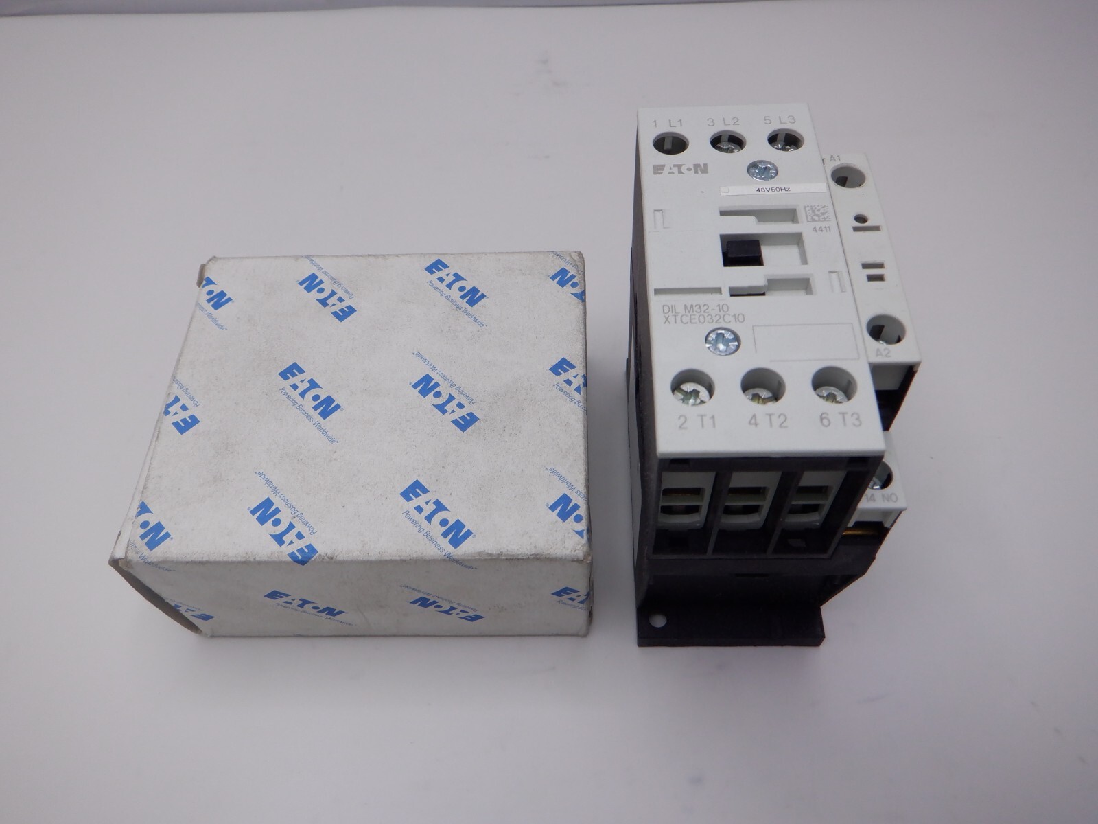 Eaton XTCE032C10 DIL M32-10 Contactor new