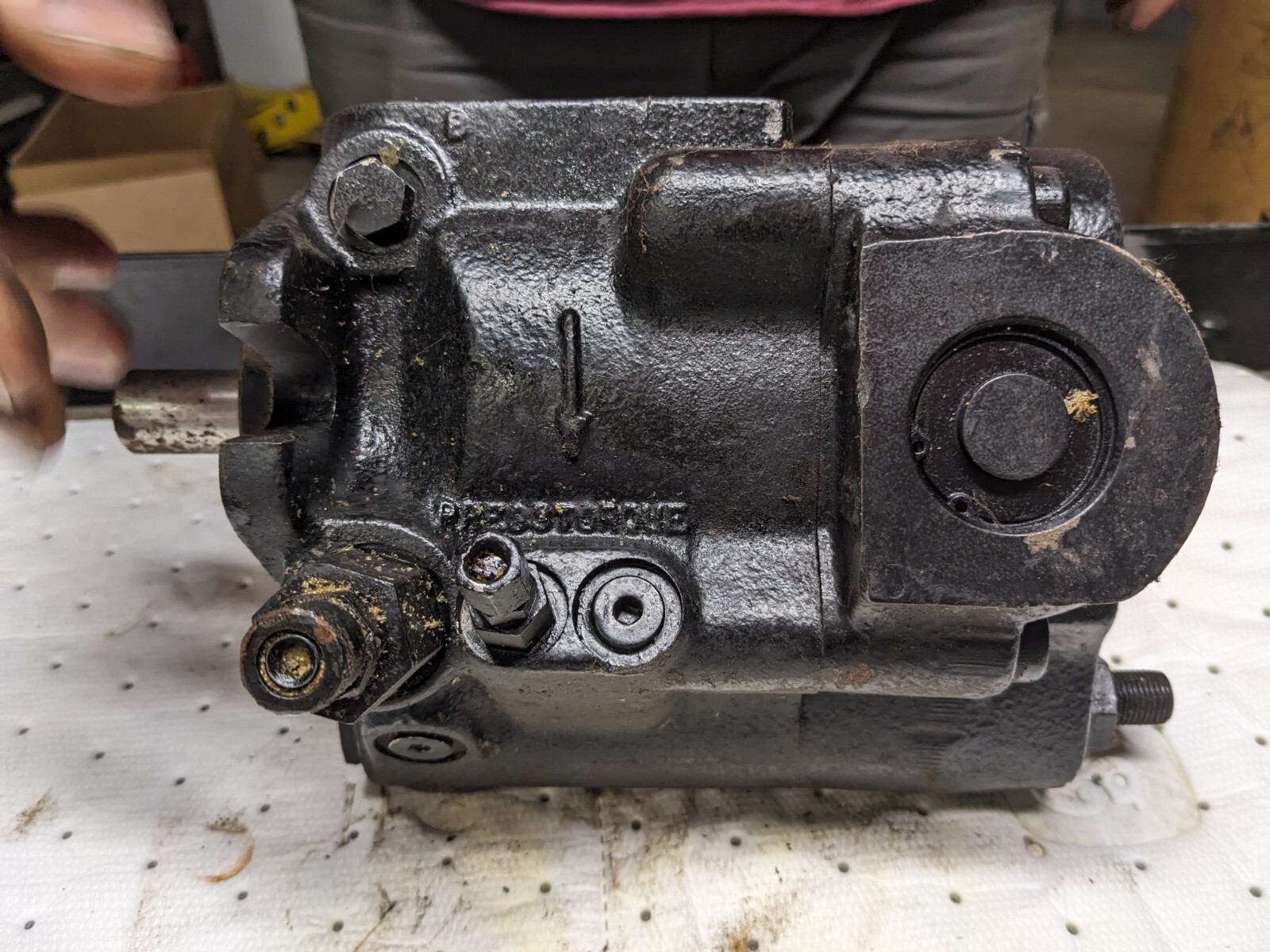 PARKER Piston Pump PAVC33R42W26 3000 PSI, CW Rotation