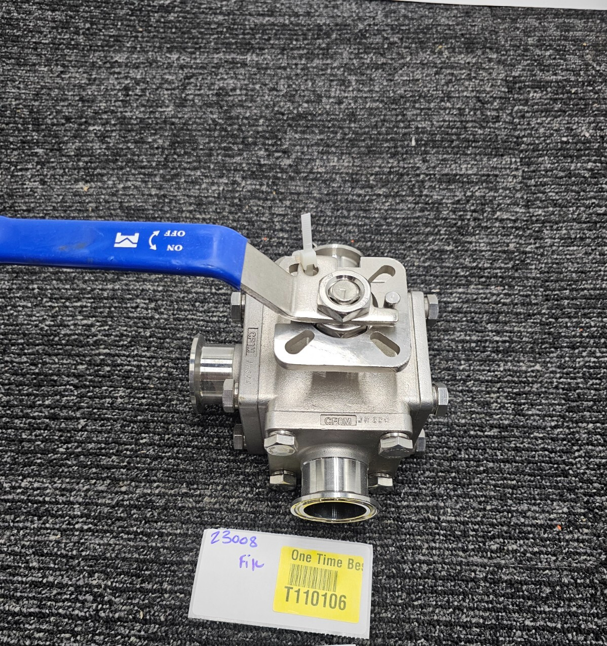 Ball Valve Flange Vacuum 1-1/2″ CF8M, 1000 WOG Blue Handle