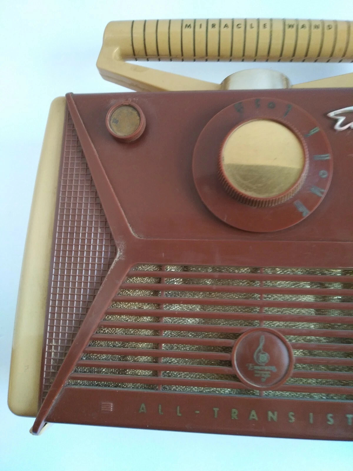 EMERSON 868 Broadcast Receiver Portable 9V Plastic 4″ Loudspeaker Vintage Radio