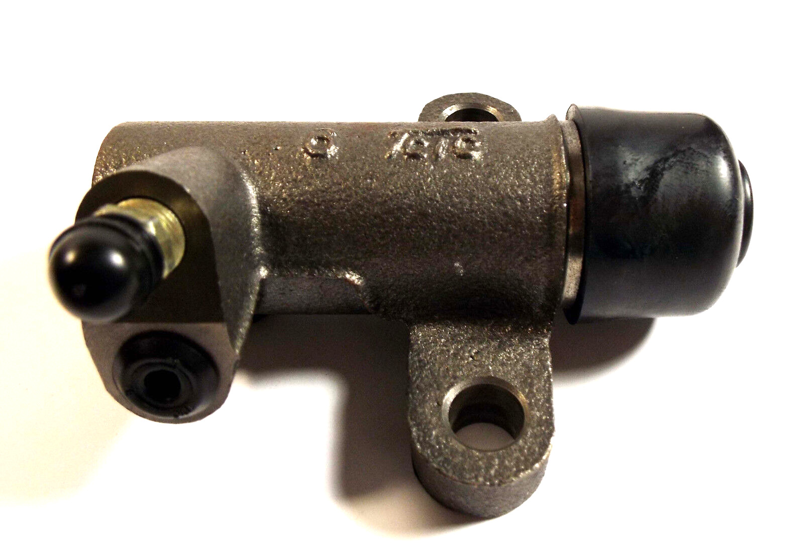 2 NEW NISSAN 19120-003 CLUTCH RELEASE CYLINDERS, SLAVE 0.75 DIA NIB *MAKE OFFER*
