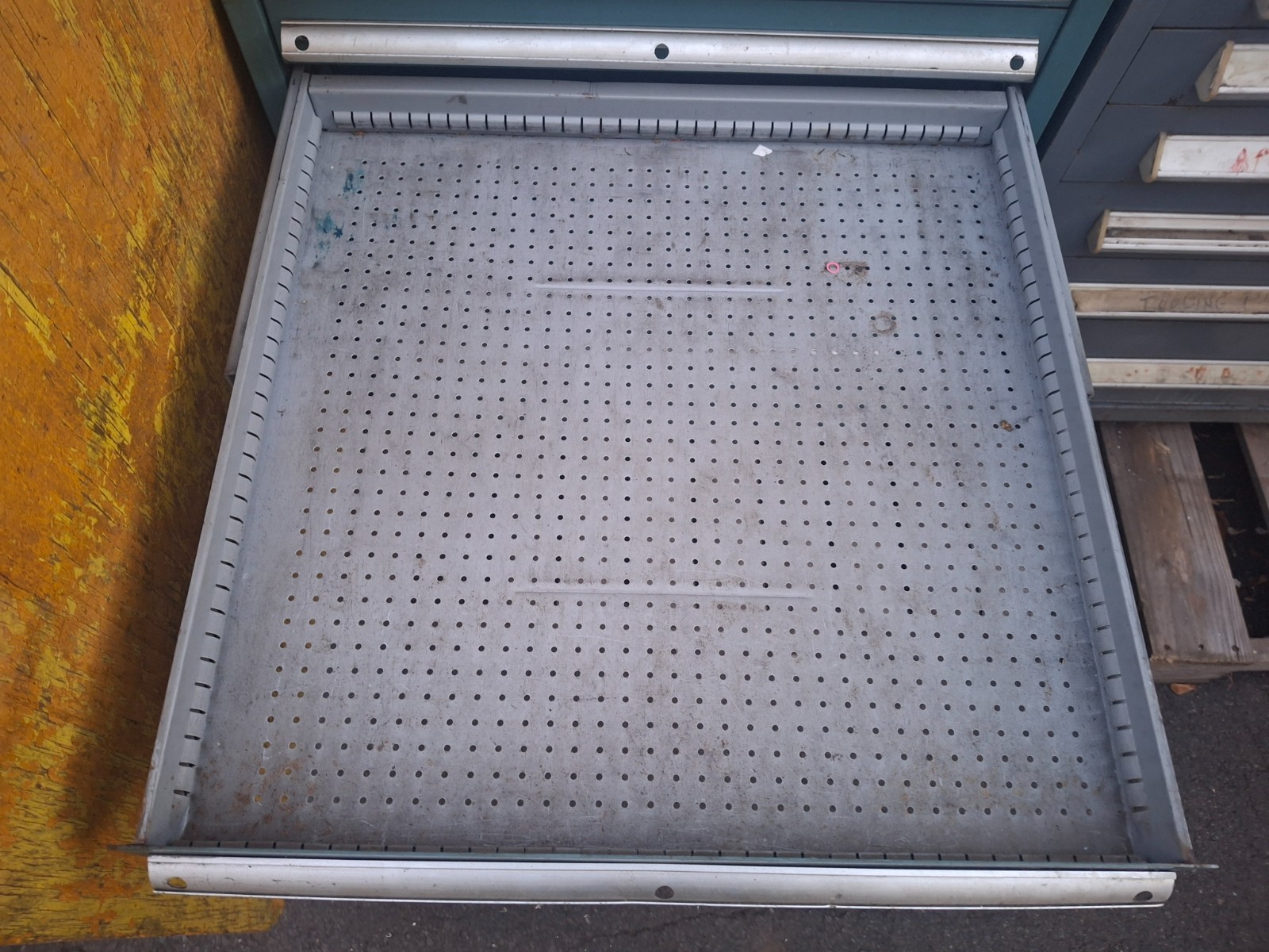Heavy-Duty Industrial 6 Pull Drawer Green Cabinet Storage for Tools