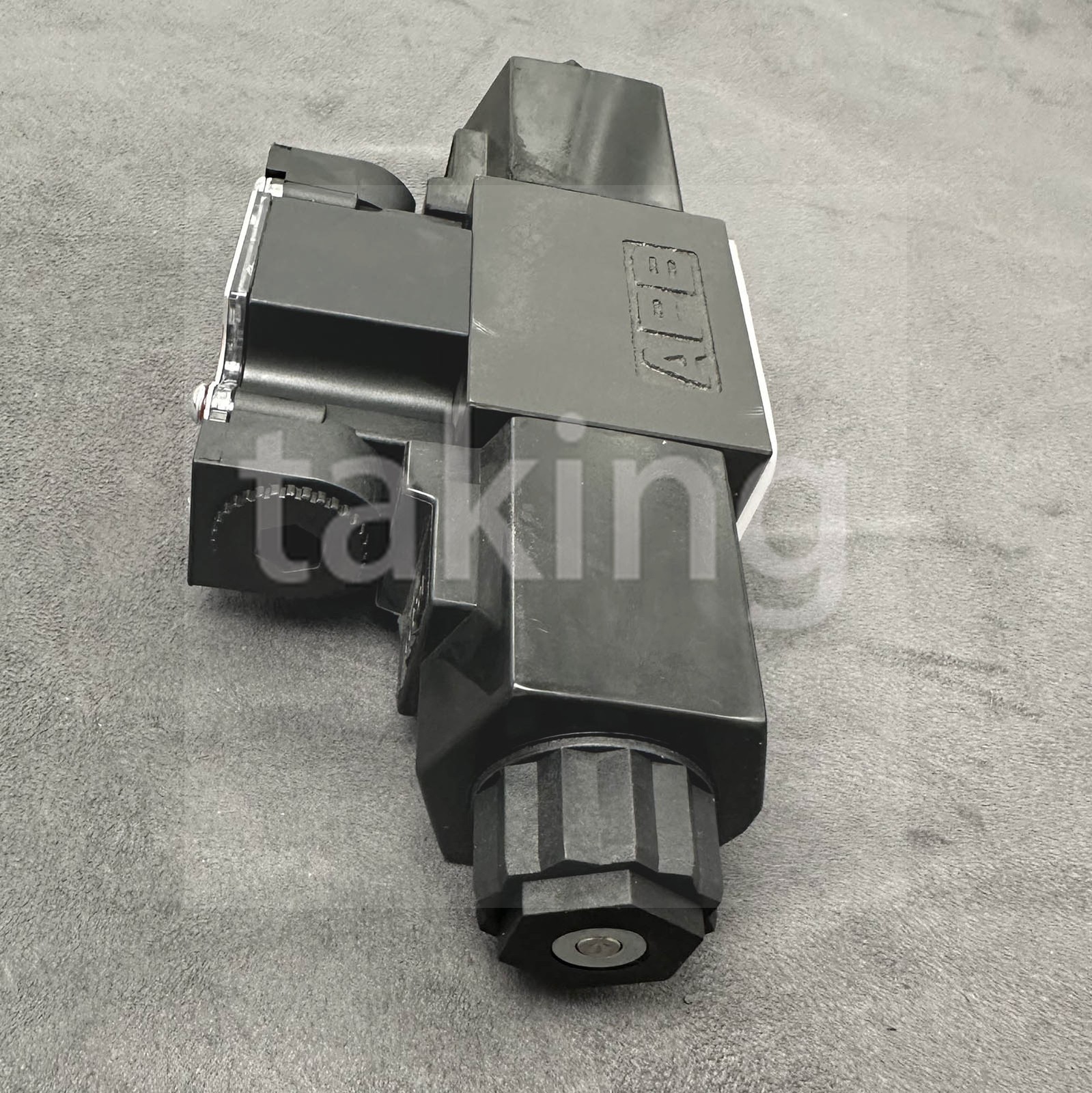 1PCS New Directional Solenoid Valve for HD1-2WD-BCA-025D-WYD2A