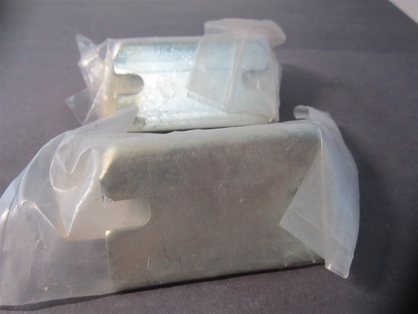 (5VKW1) 1-1/4″ x 1-1/2″ x 2-1/2″ Foot Mounting Brackets – Lot of 2