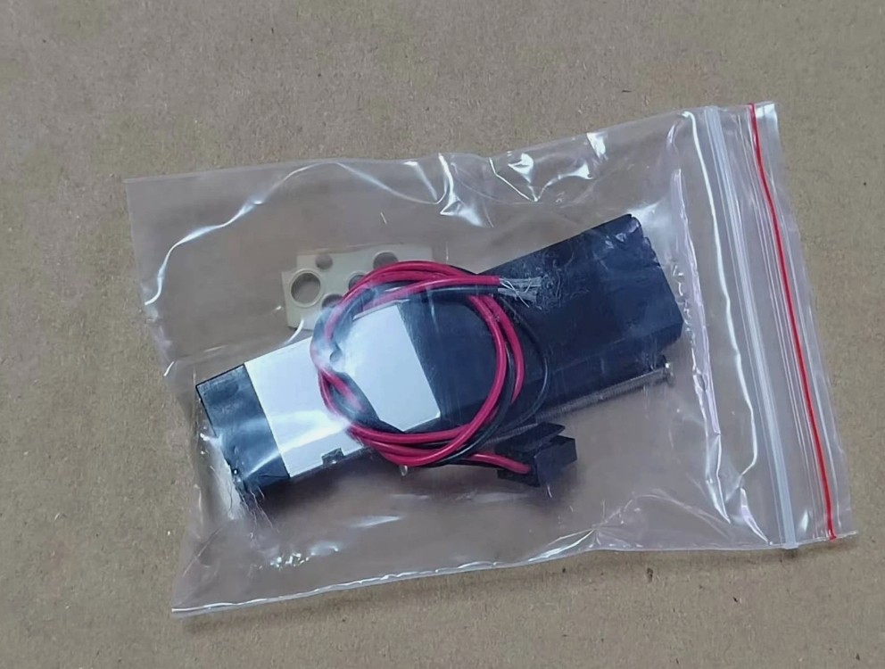 1PC KURODA PCS245-NB-D24 PCS245-NB-D24** Solenoid Valve