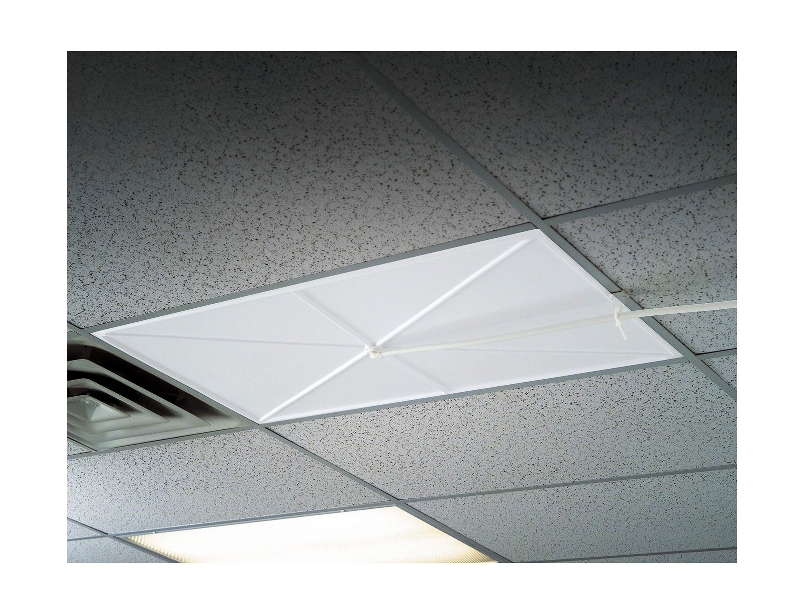 PIG Ceiling Tile Leak Diverter – 4′ x 2′ – TLS367 2′ x 4′
