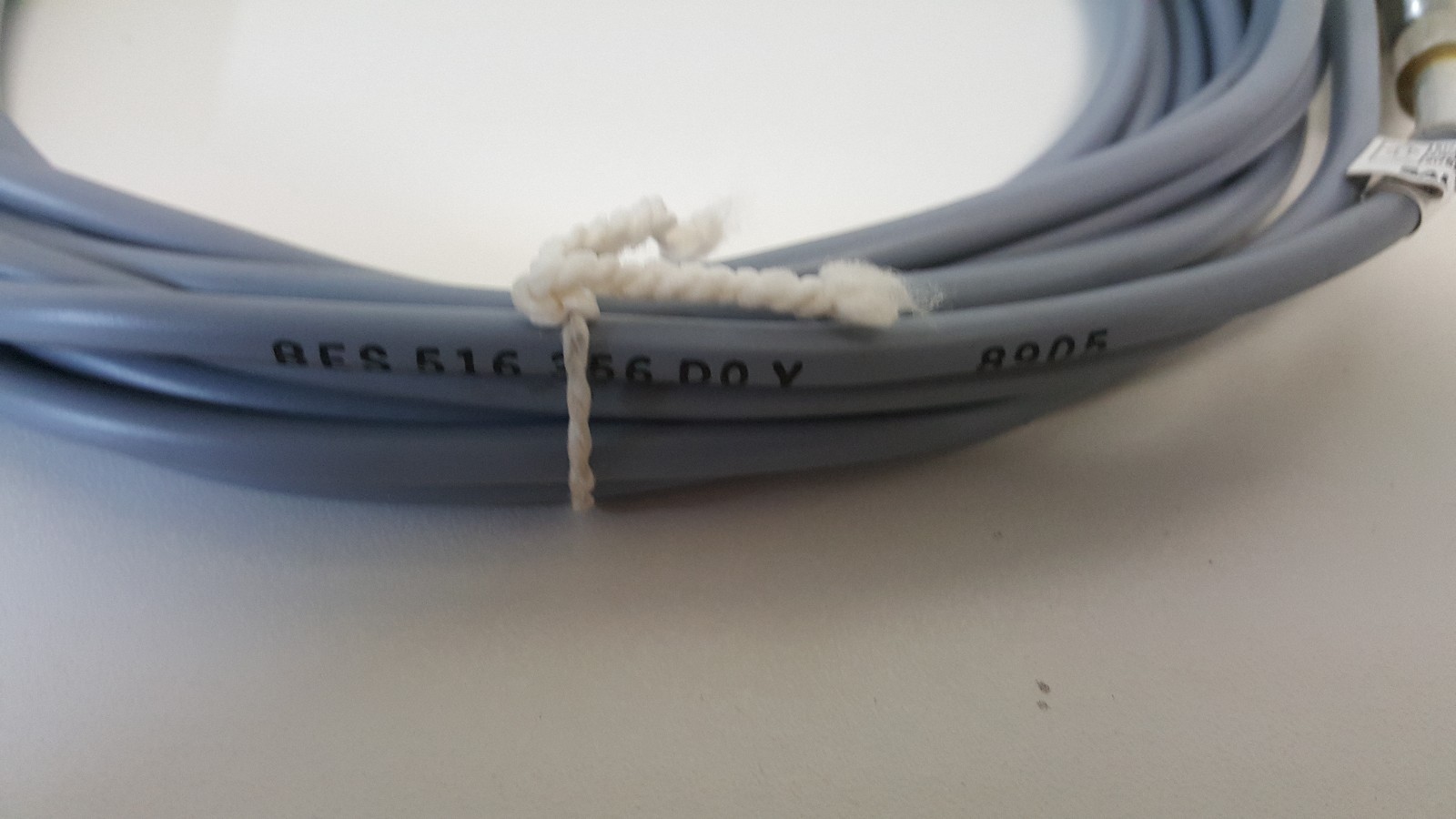 NEW OLD STOCK! BALLUFF INDUCTIVE PROXIMITY SENSOR BES-516-356DO-Y 8905