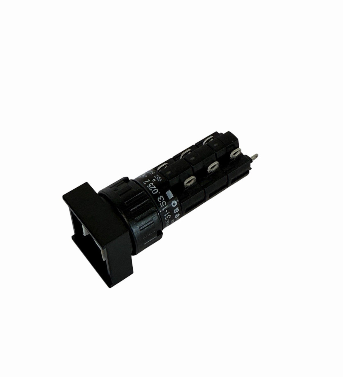NEW EAO MOUSER ELECTRONICS 123-31-153.025 SWITCH 31-153.025 KYLK-REMOVE AC1NO1NC