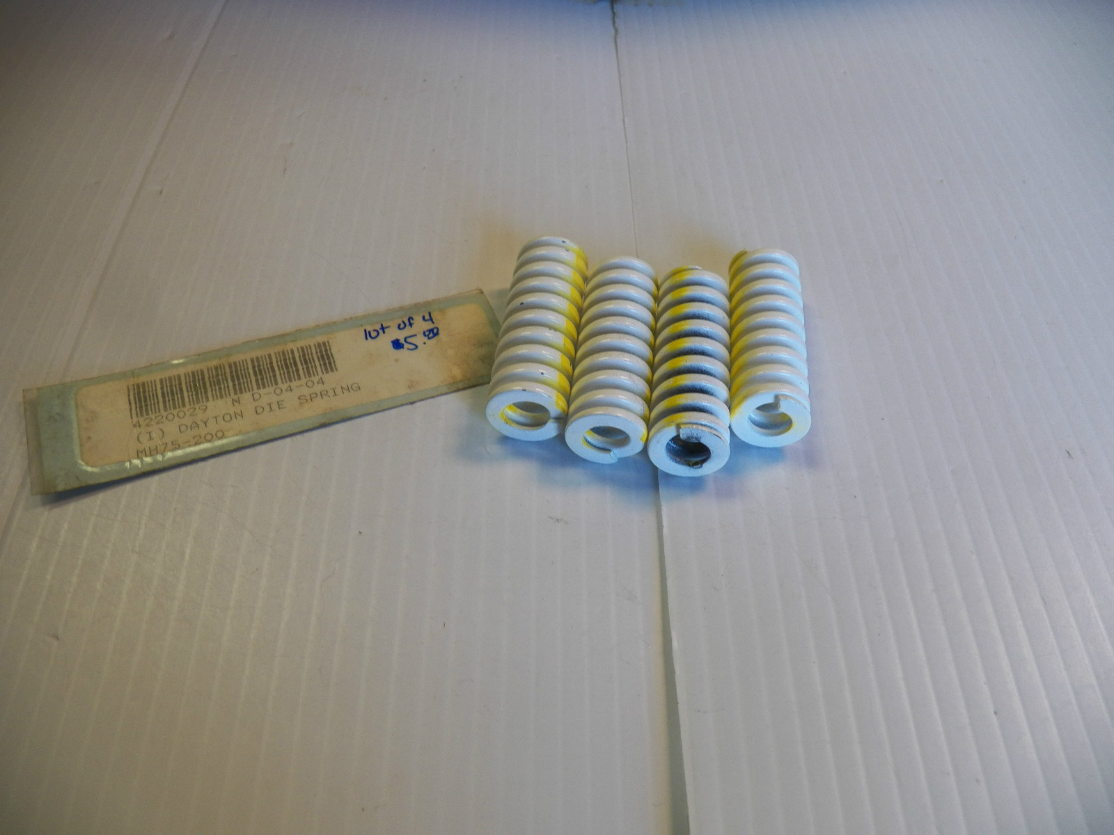 NEW LOT OF 4 DAYTON DIE SPRING MH75-200 MH75200