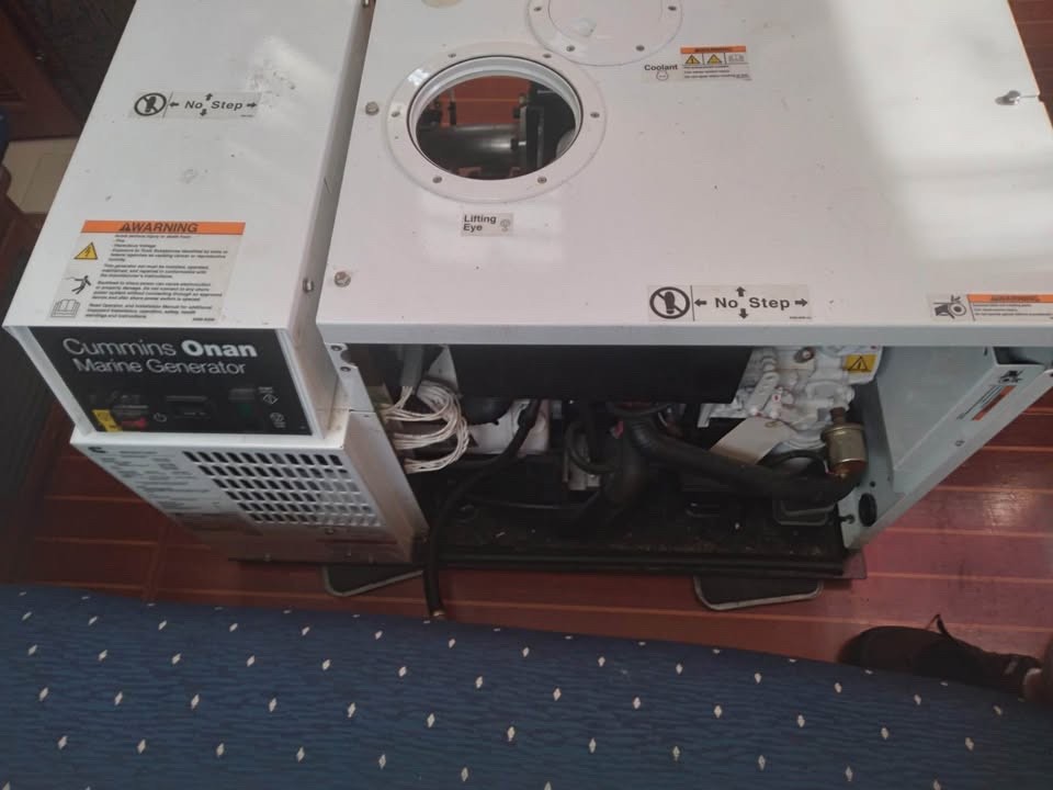 Onan 9MDKBL-5174F , 9 kw Marine Diesel Generator 60 Hz 120/240v 90 day warranty
