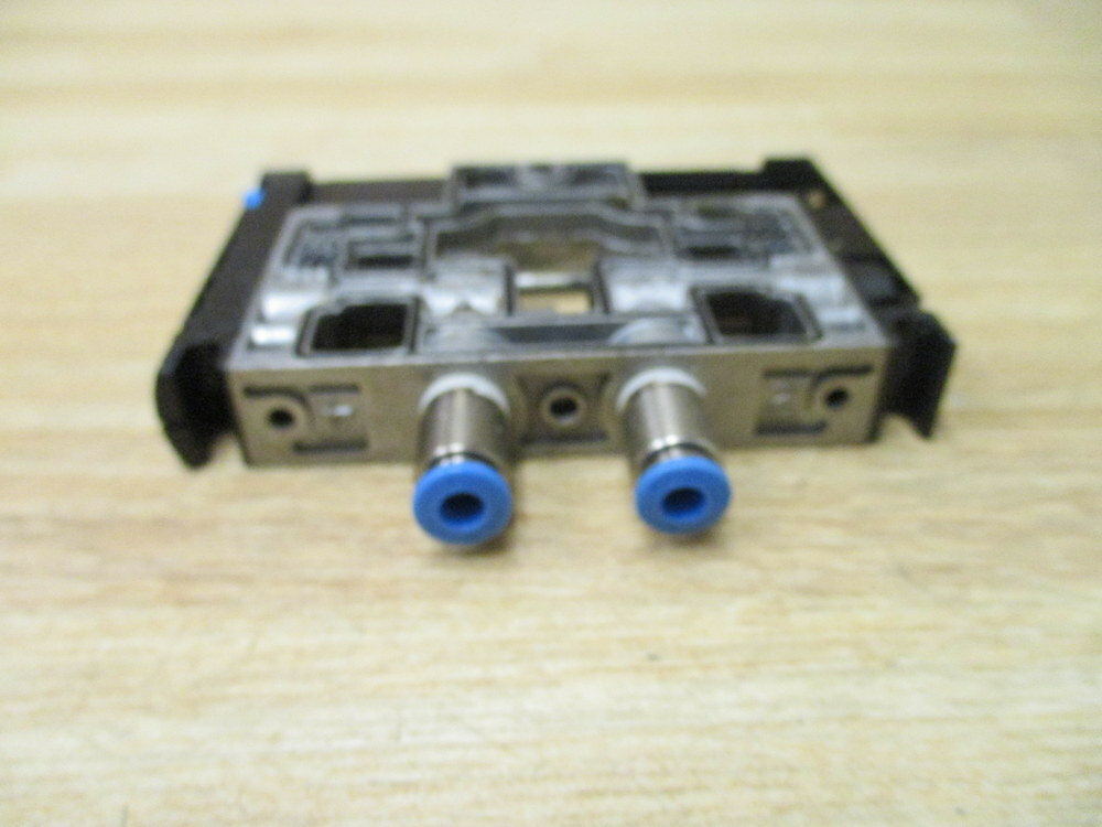 Festo 161 360 Valve CPV14-M1H-5LS-1/8 18-26.4VDC Coil