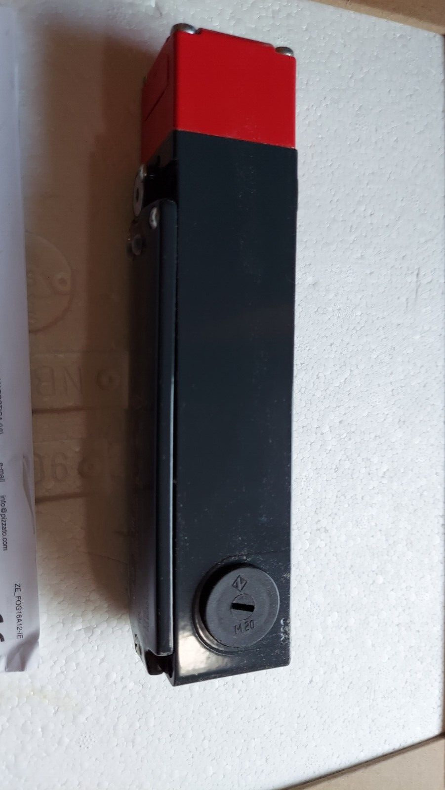 New Pizzato FG 60AD1D0A Interlock Switch