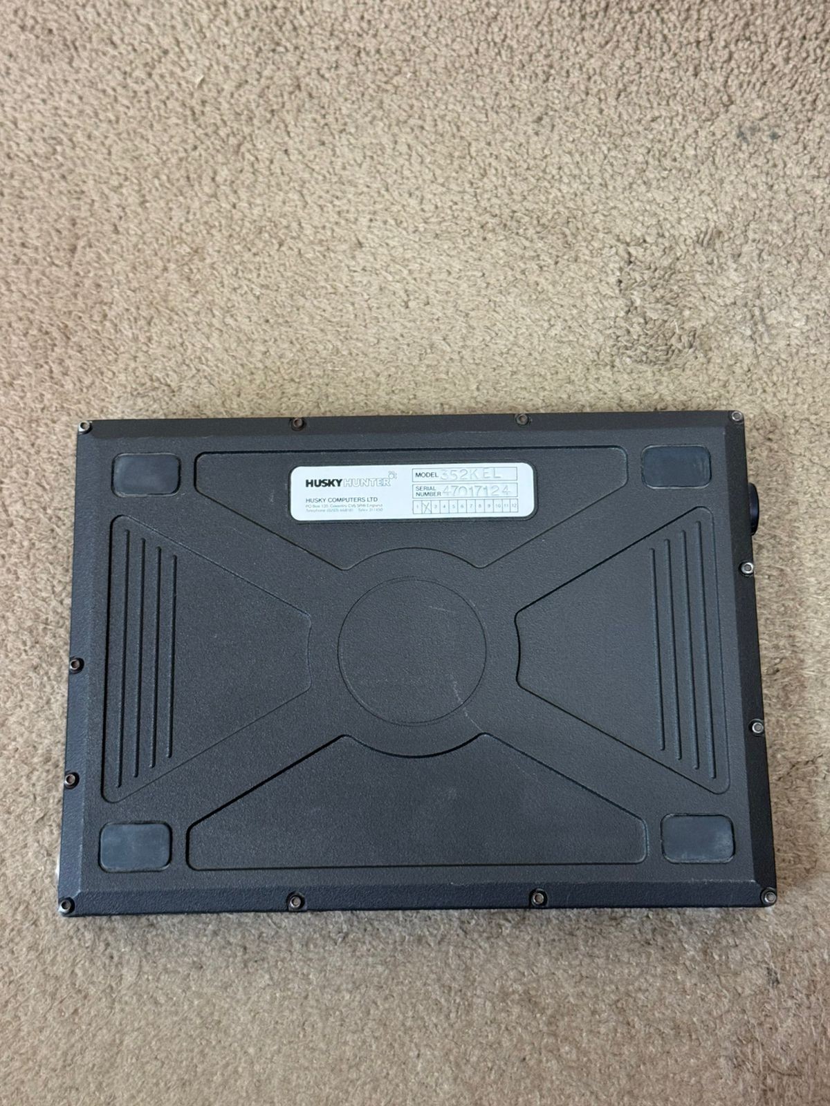 HUSKY HUNTER Portable Computer 352KEL