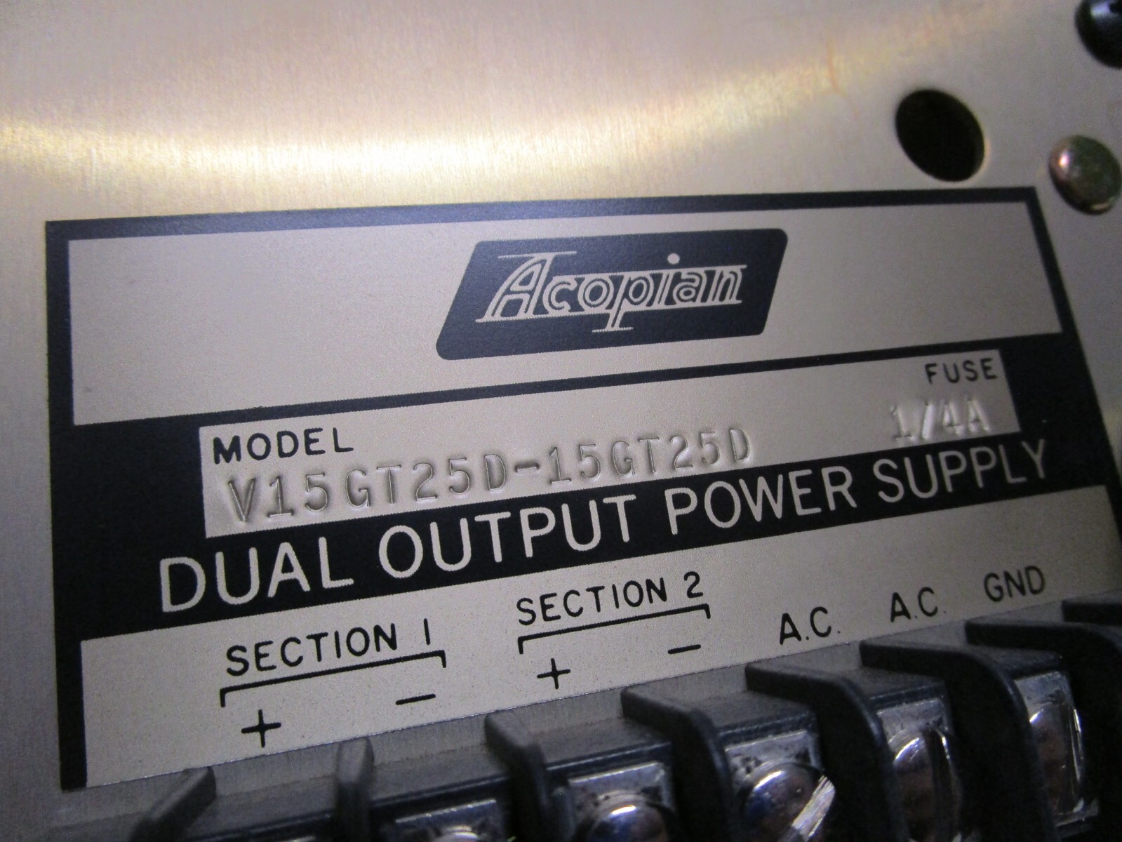 NEW ACOPIAN V15GT25D POWER SUPPLY