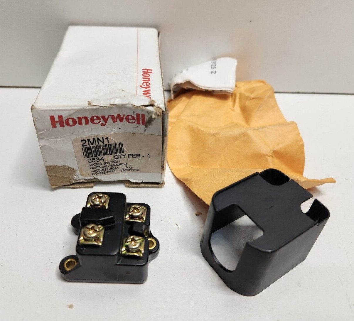 NEW OLD STOCK! HONEYWELL 10A 480V DPDT PIN PLUNGER ACTUATOR 2MN1